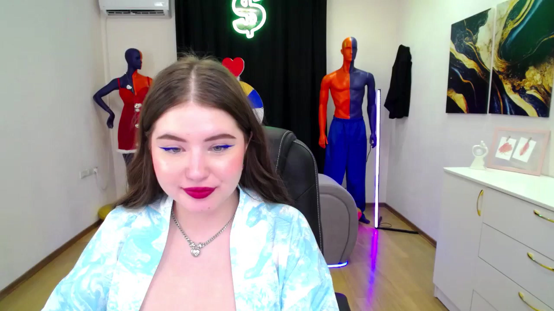 Gallery image thumbnail from AdmireMyEyes's myfreecams stream on, 03/05/2025, 08:33 image 18 of 20