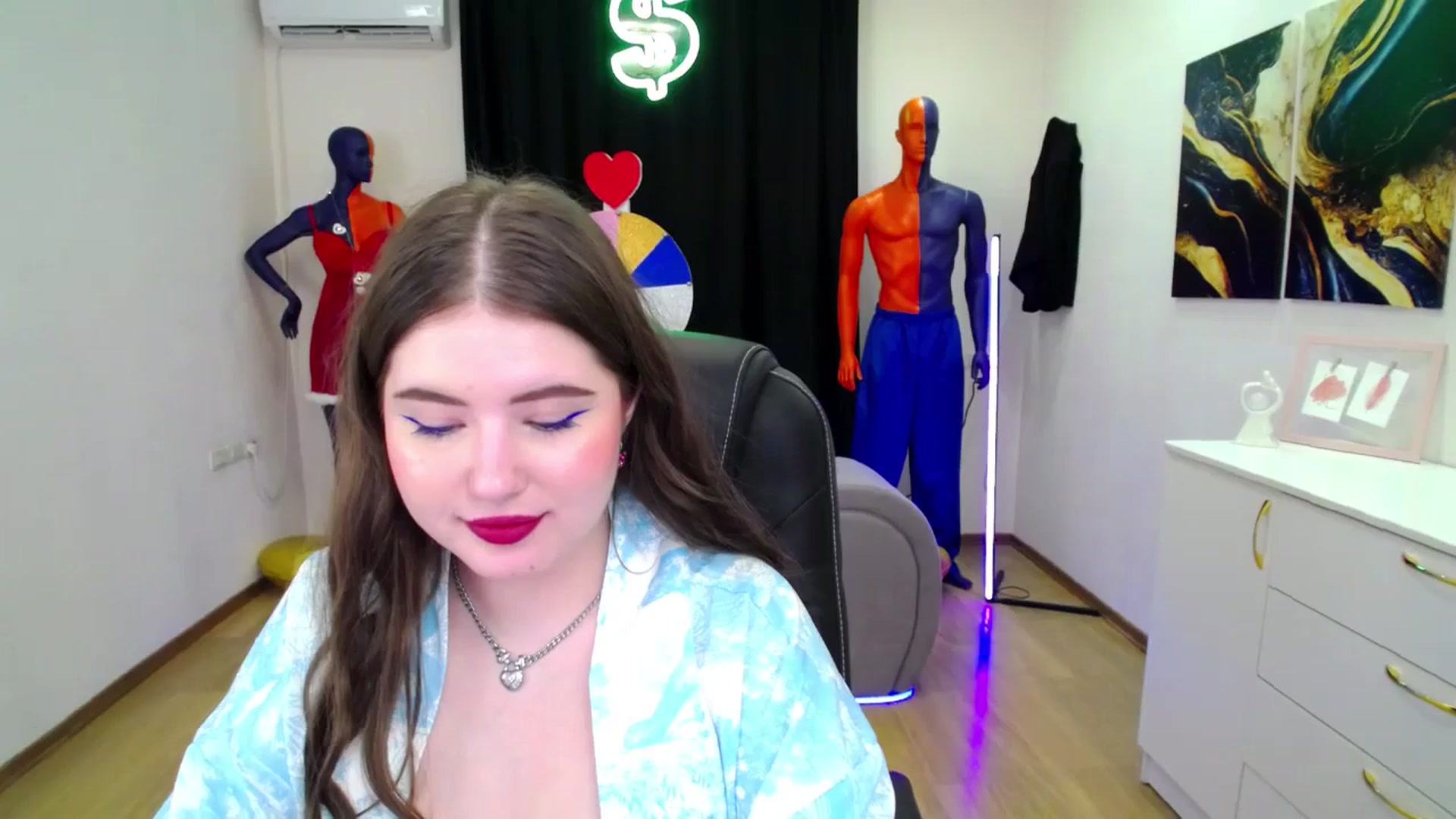 Gallery image thumbnail from AdmireMyEyes's myfreecams stream on, 03/05/2025, 08:33 image 19 of 20