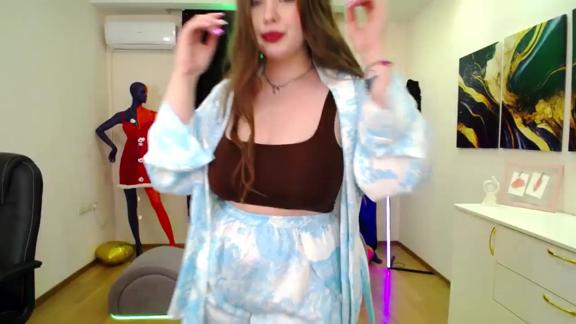 Gallery image thumbnail from AdmireMyEyes's myfreecams stream on, 03/05/2025, 09:44 image 16 of 20