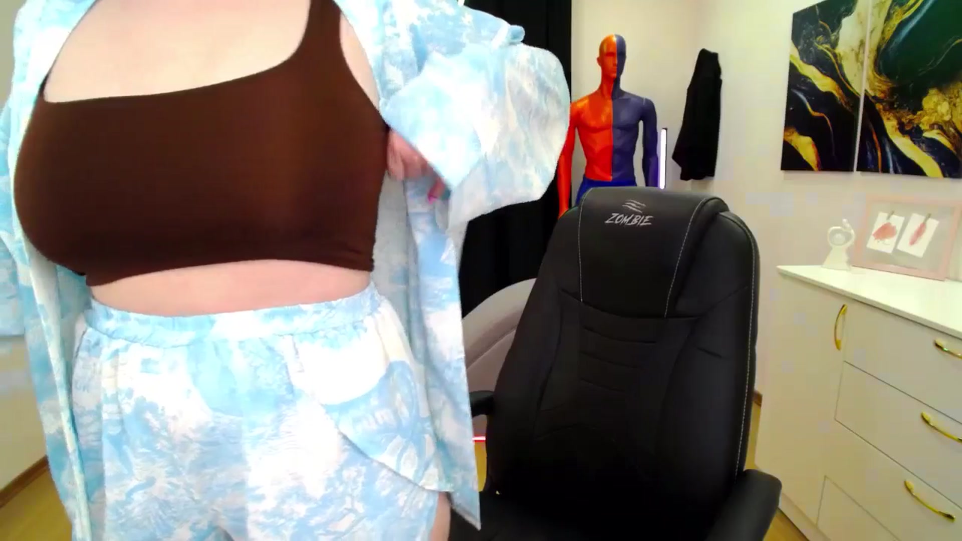 Gallery image thumbnail from AdmireMyEyes's myfreecams stream on, 03/05/2025, 09:44 image 4 of 20