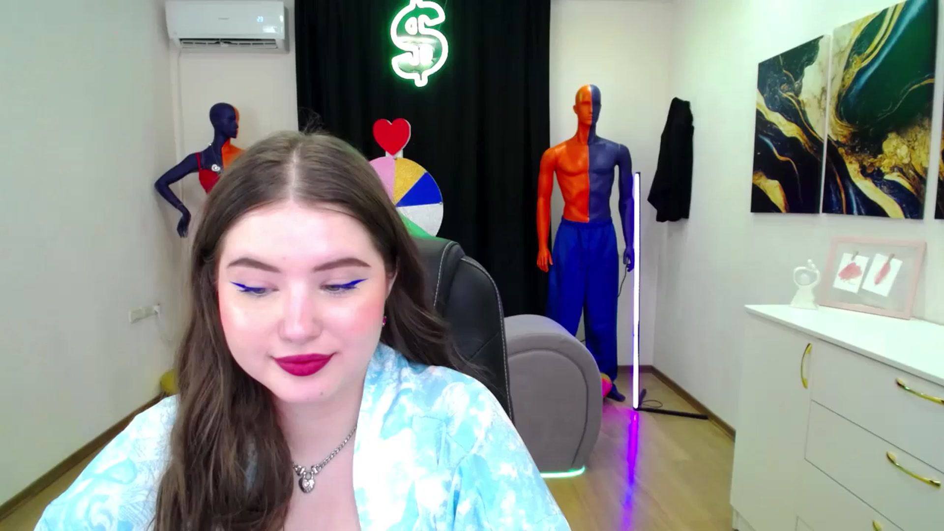 Gallery image thumbnail from AdmireMyEyes's myfreecams stream on, 03/05/2025, 09:44 image 19 of 20