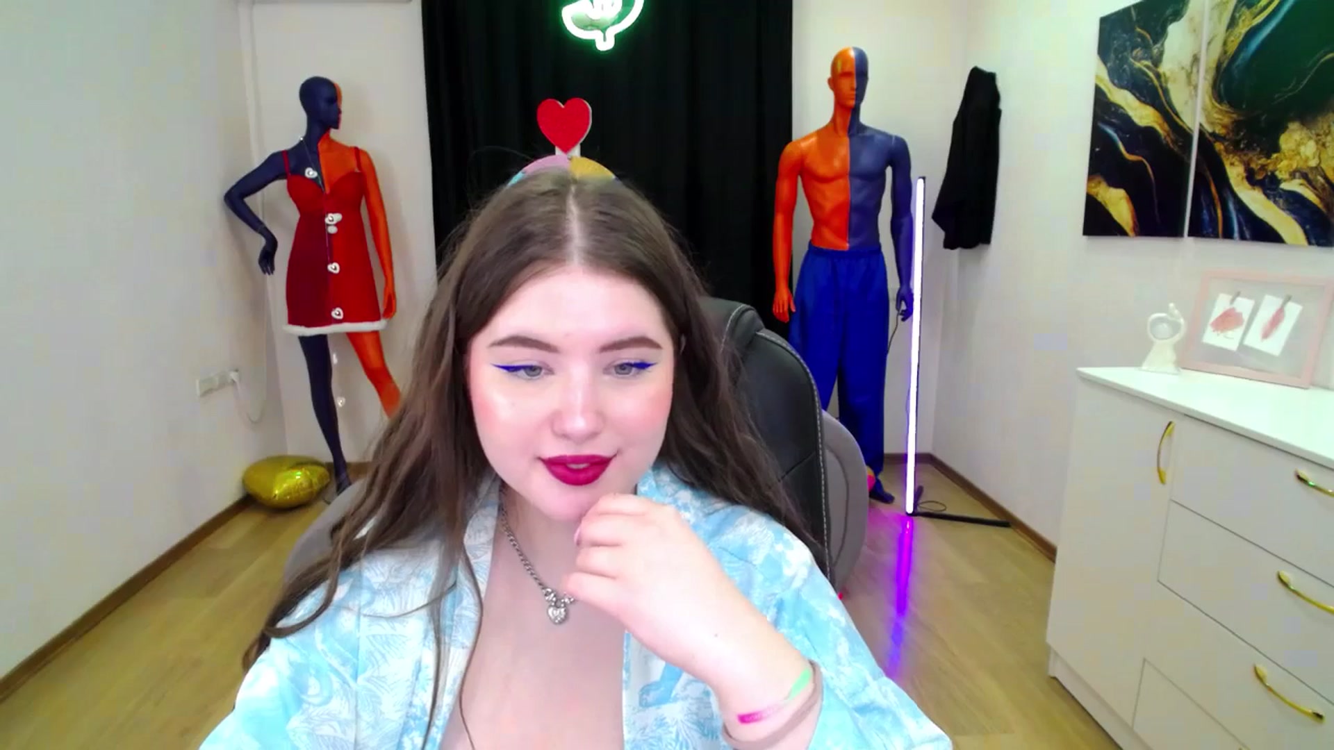 Gallery image thumbnail from AdmireMyEyes's myfreecams stream on, 03/05/2025, 09:44 image 2 of 20