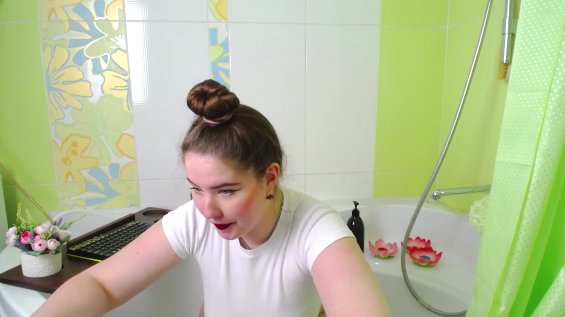 Gallery image thumbnail from AdmireMyEyes's myfreecams stream on, 03/06/2025, 07:48 image 4 of 20