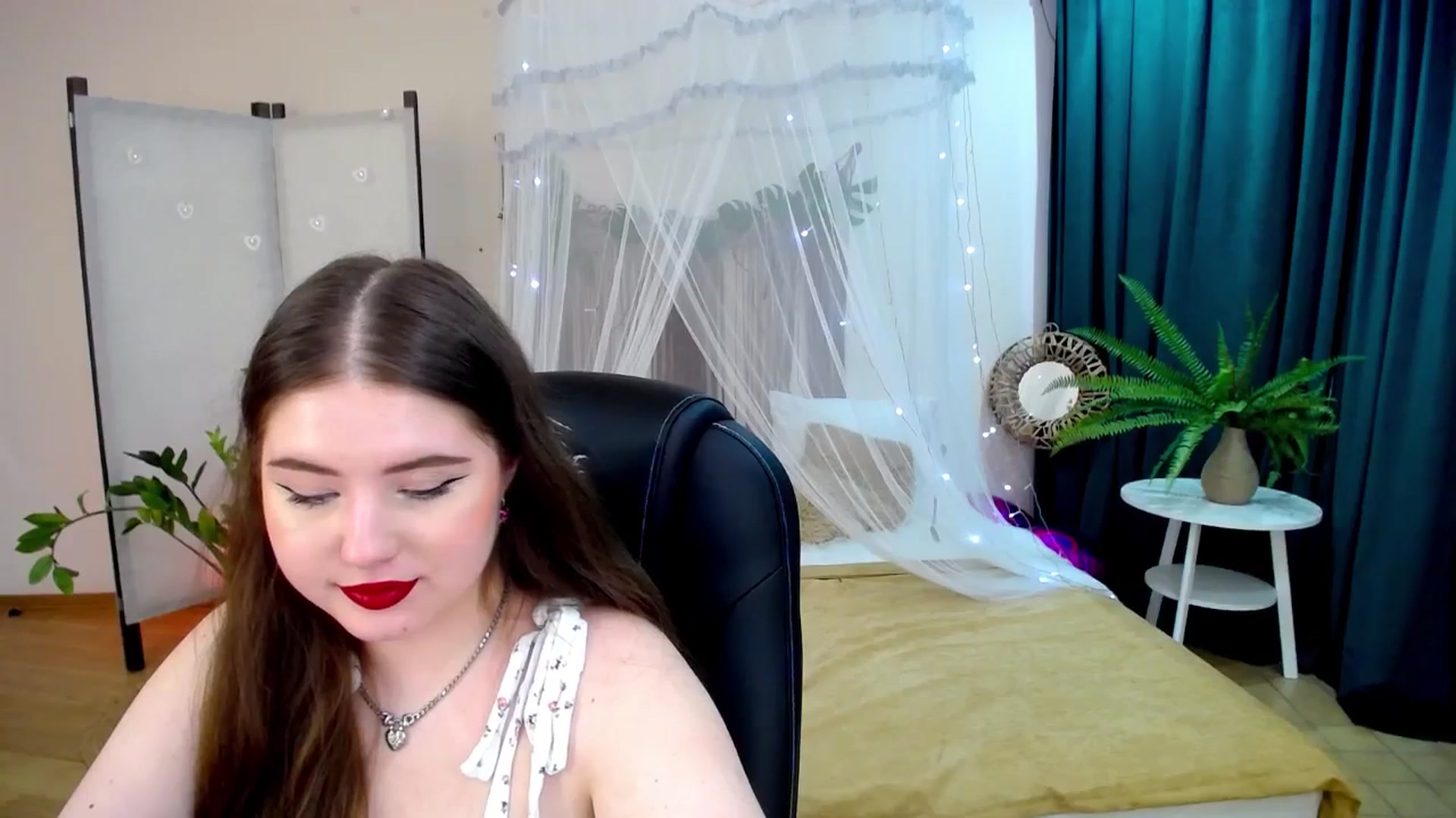 Gallery image thumbnail from AdmireMyEyes's myfreecams stream on, 03/06/2025, 09:48 image 3 of 20