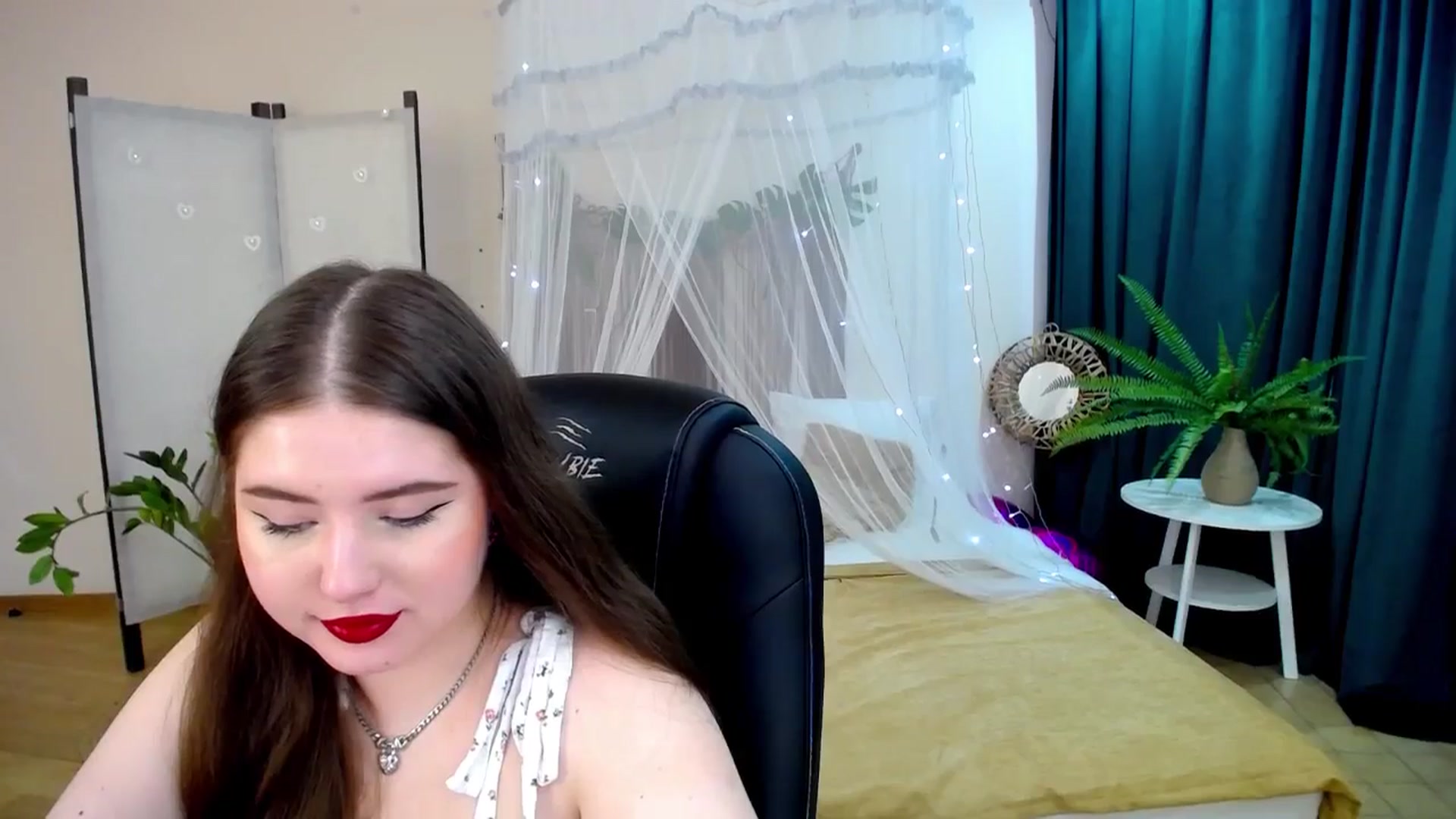 Gallery image thumbnail from AdmireMyEyes's myfreecams stream on, 03/06/2025, 09:48 image 2 of 20