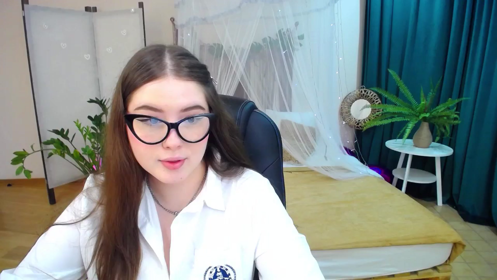 Gallery image thumbnail from AdmireMyEyes's myfreecams stream on, 03/07/2025, 19:04 image 1 of 20