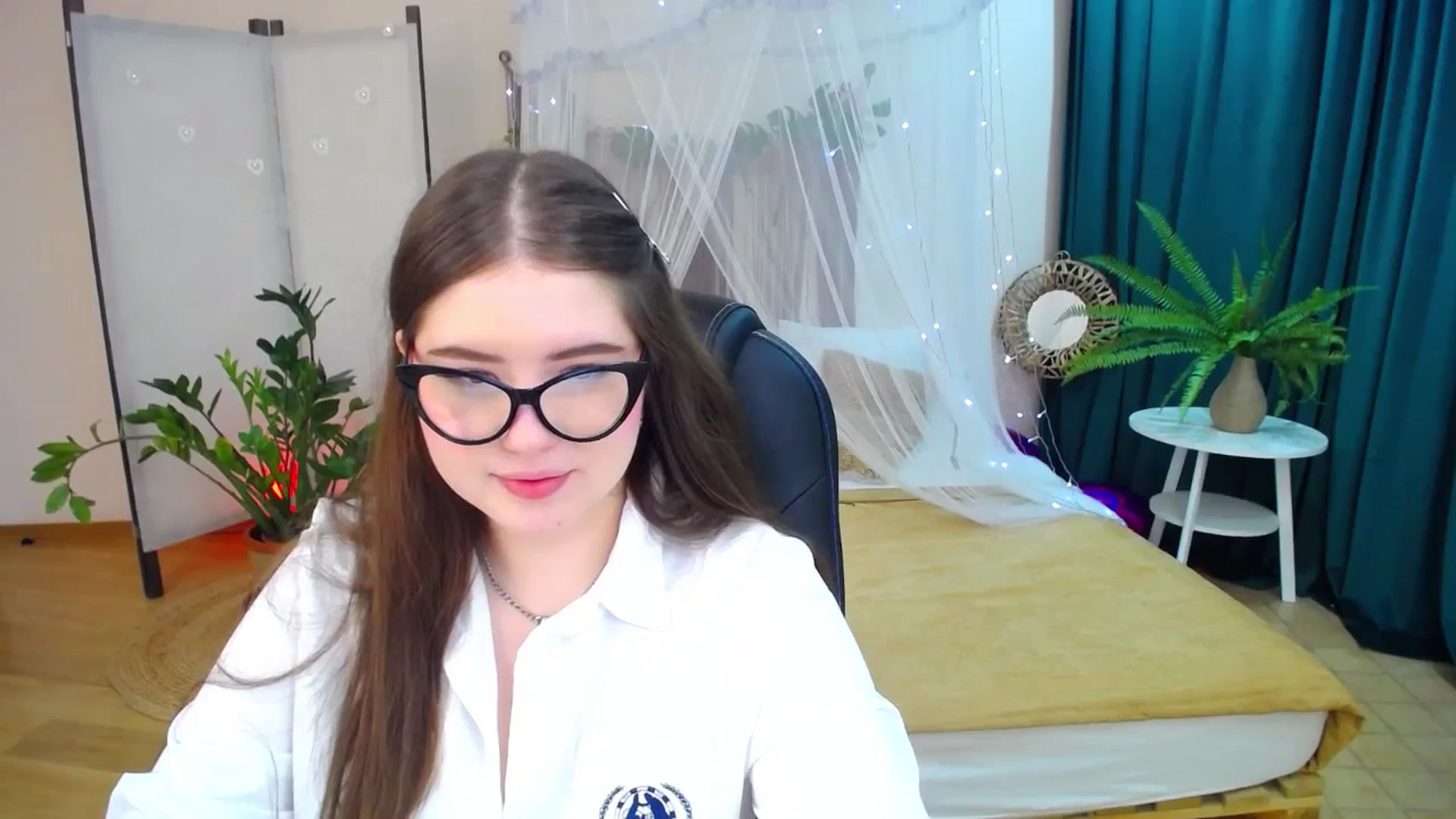 Gallery image thumbnail from AdmireMyEyes's myfreecams stream on, 03/07/2025, 19:04 image 3 of 20