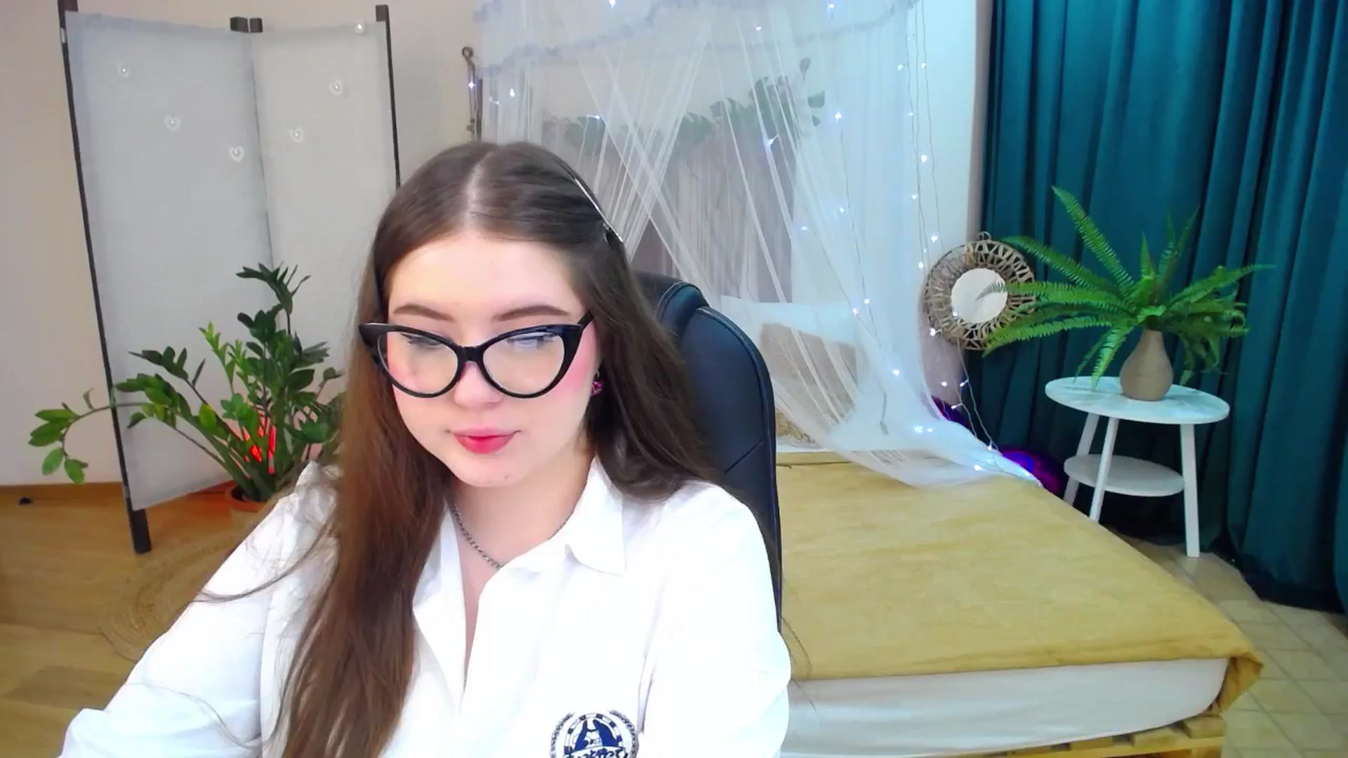 Gallery image thumbnail from AdmireMyEyes's myfreecams stream on, 03/07/2025, 19:04 image 2 of 20