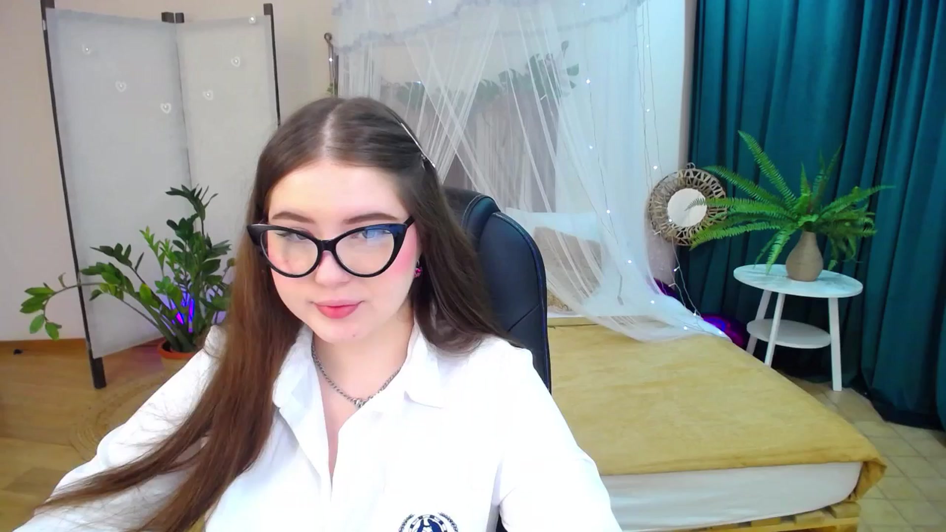 Gallery image thumbnail from AdmireMyEyes's myfreecams stream on, 03/07/2025, 19:04 image 6 of 20
