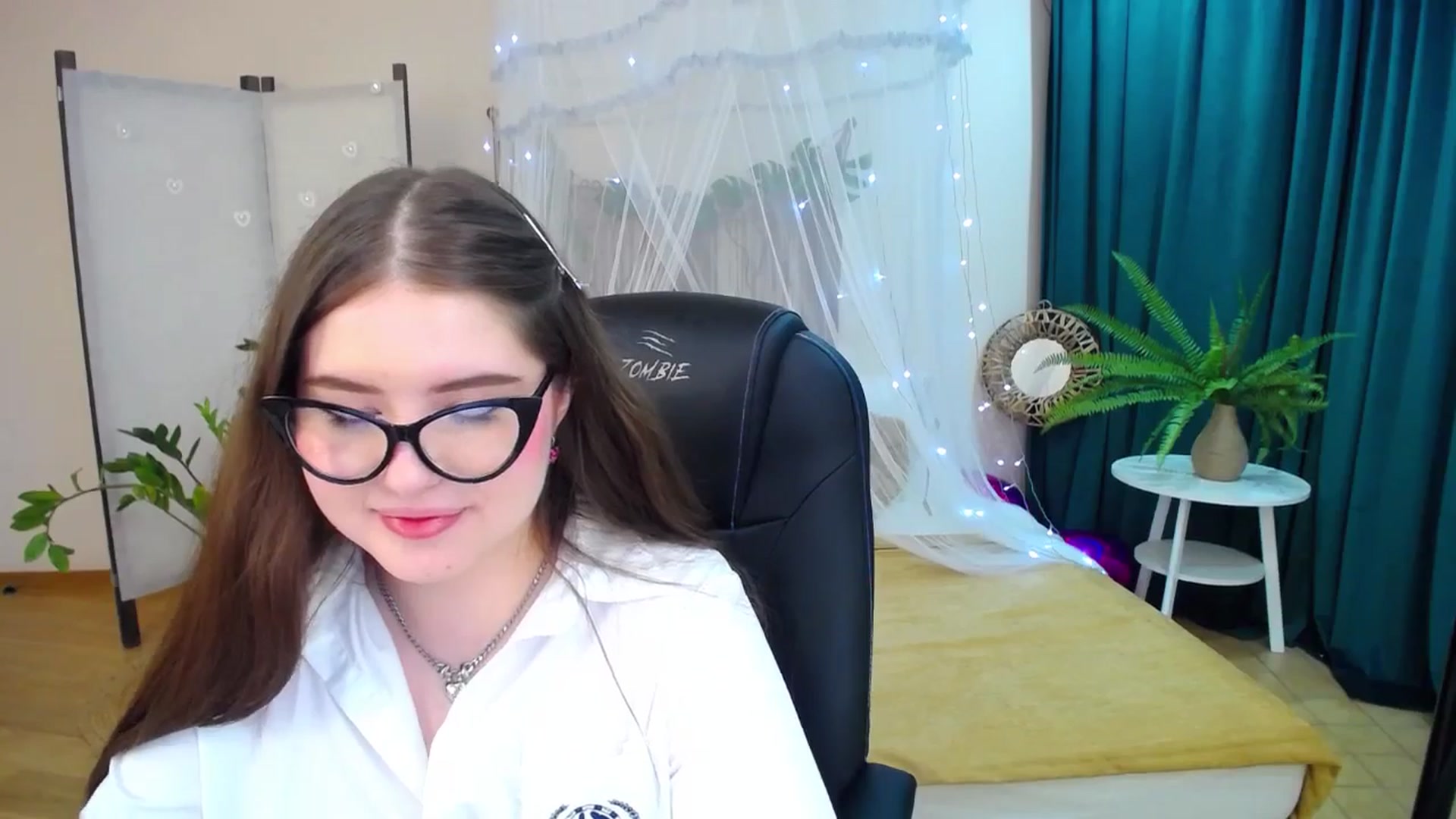 Gallery image thumbnail from AdmireMyEyes's myfreecams stream on, 03/07/2025, 19:38 image 18 of 20