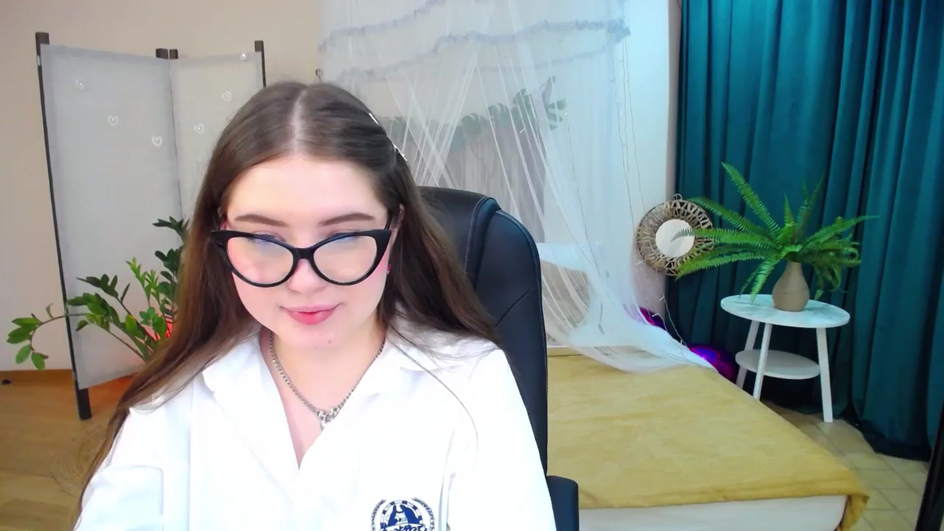 Gallery image thumbnail from AdmireMyEyes's myfreecams stream on, 03/07/2025, 19:38 image 11 of 20