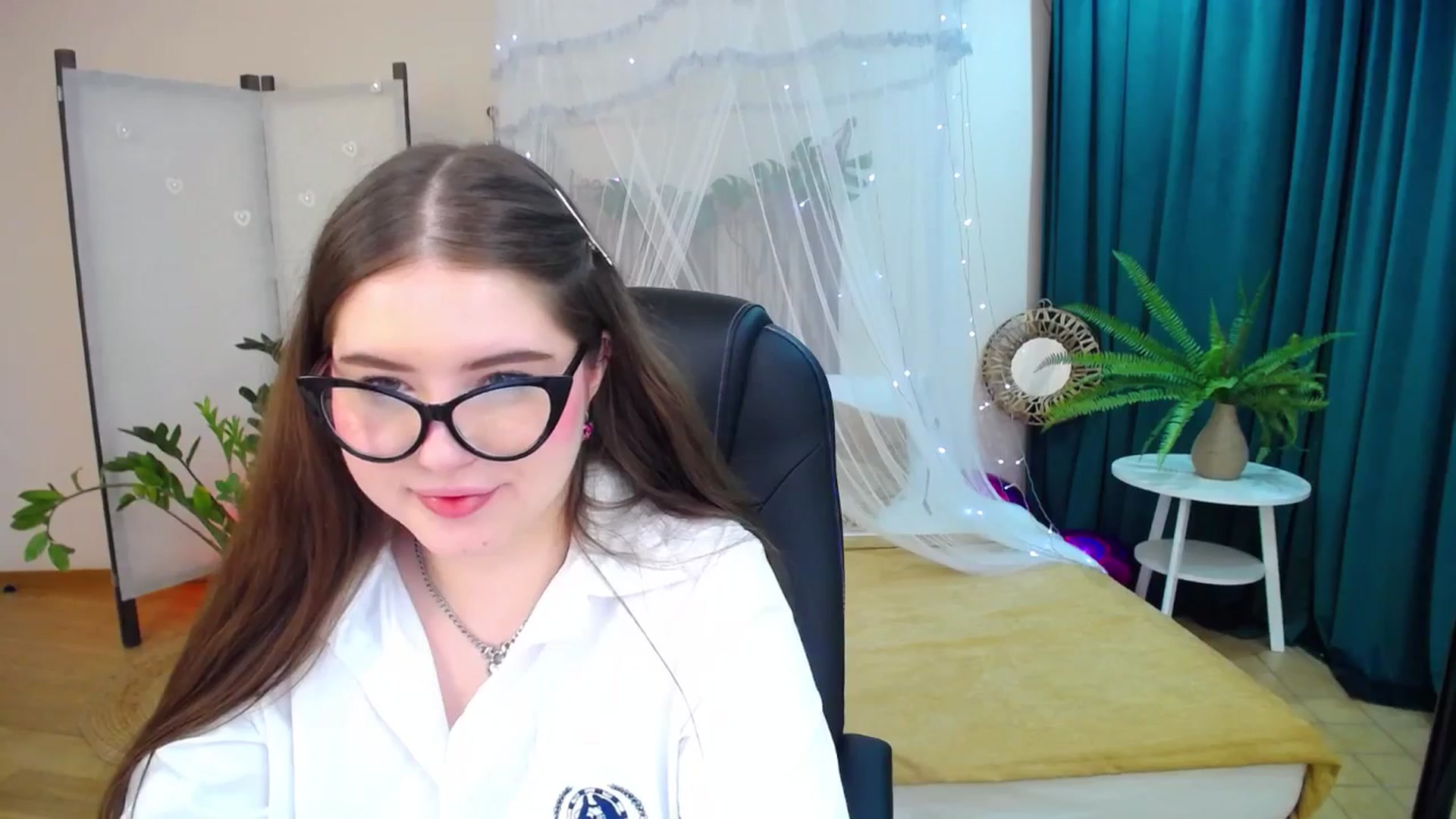 Gallery image thumbnail from AdmireMyEyes's myfreecams stream on, 03/07/2025, 19:38 image 12 of 20