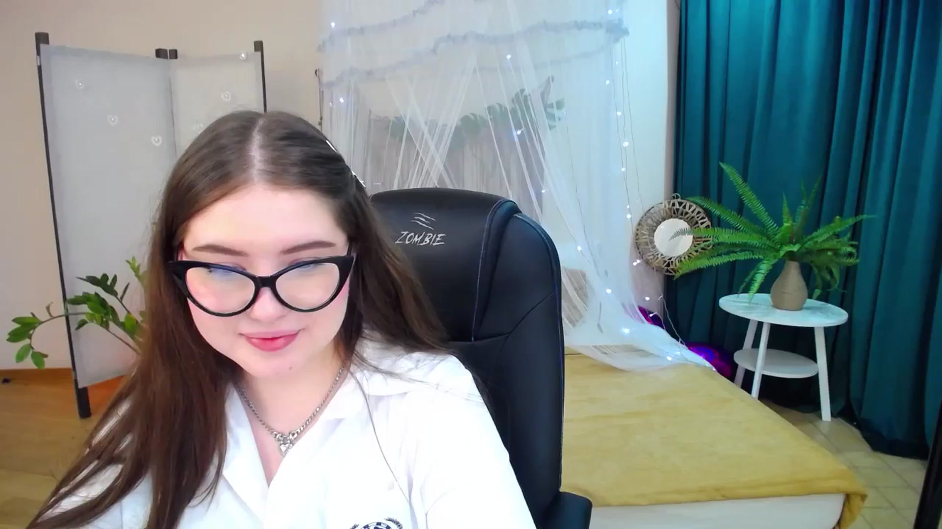 Gallery image thumbnail from AdmireMyEyes's myfreecams stream on, 03/07/2025, 19:38 image 20 of 20