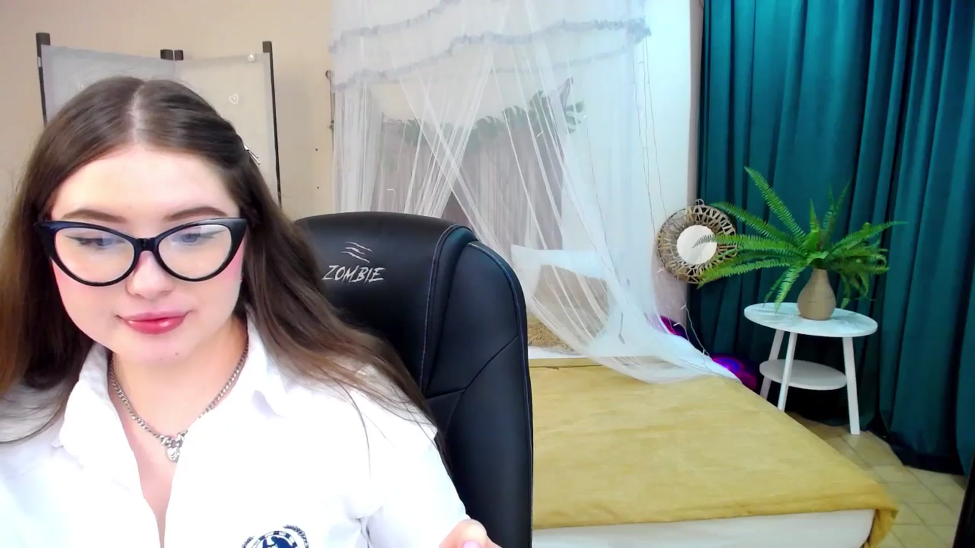 Gallery image thumbnail from AdmireMyEyes's myfreecams stream on, 03/07/2025, 20:33 image 3 of 20