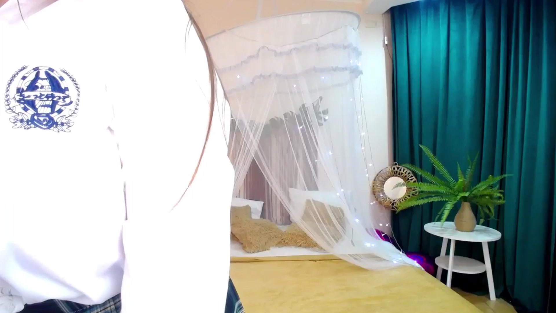 Gallery image thumbnail from AdmireMyEyes's myfreecams stream on, 03/07/2025, 20:33 image 19 of 20
