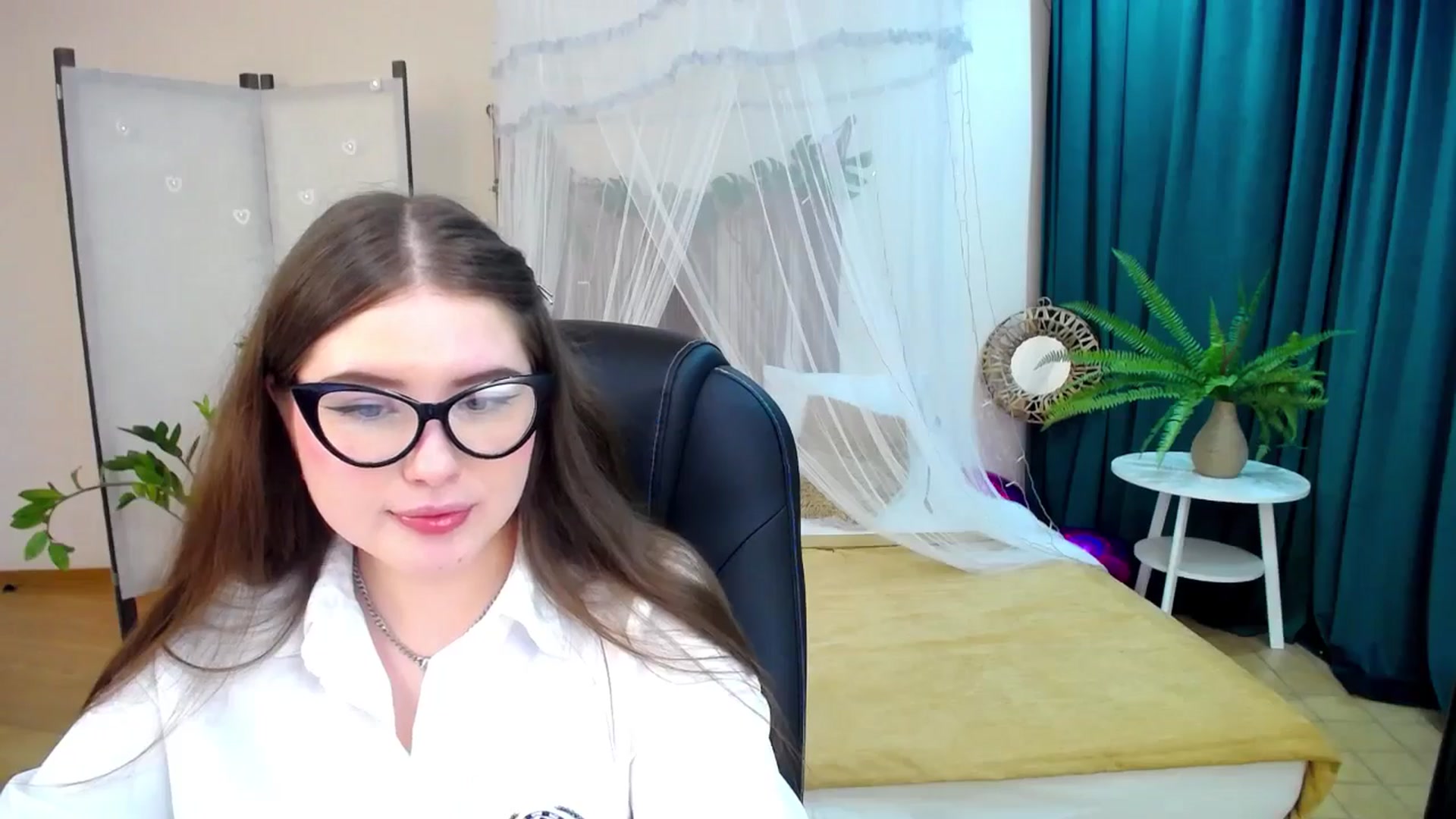 Gallery image thumbnail from AdmireMyEyes's myfreecams stream on, 03/07/2025, 20:33 image 6 of 20