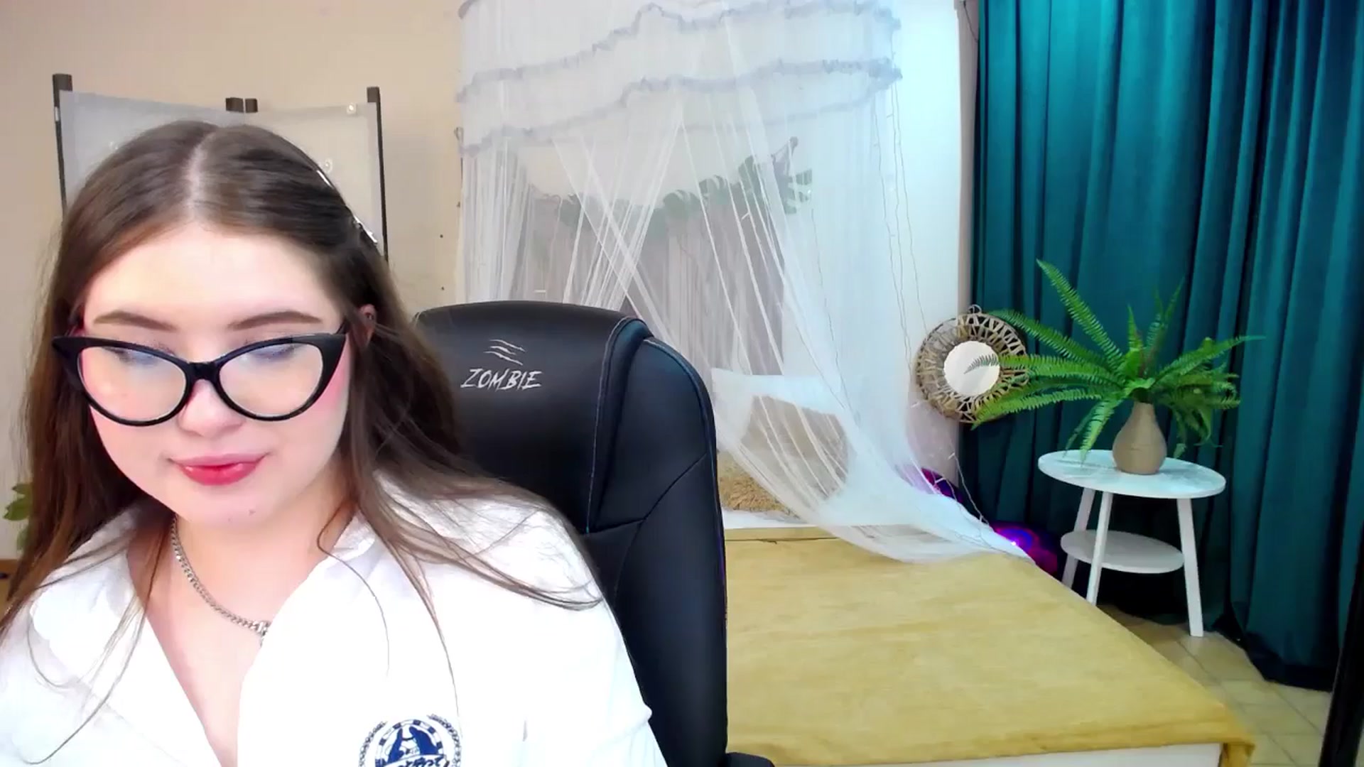 Gallery image thumbnail from AdmireMyEyes's myfreecams stream on, 03/07/2025, 21:31 image 4 of 20