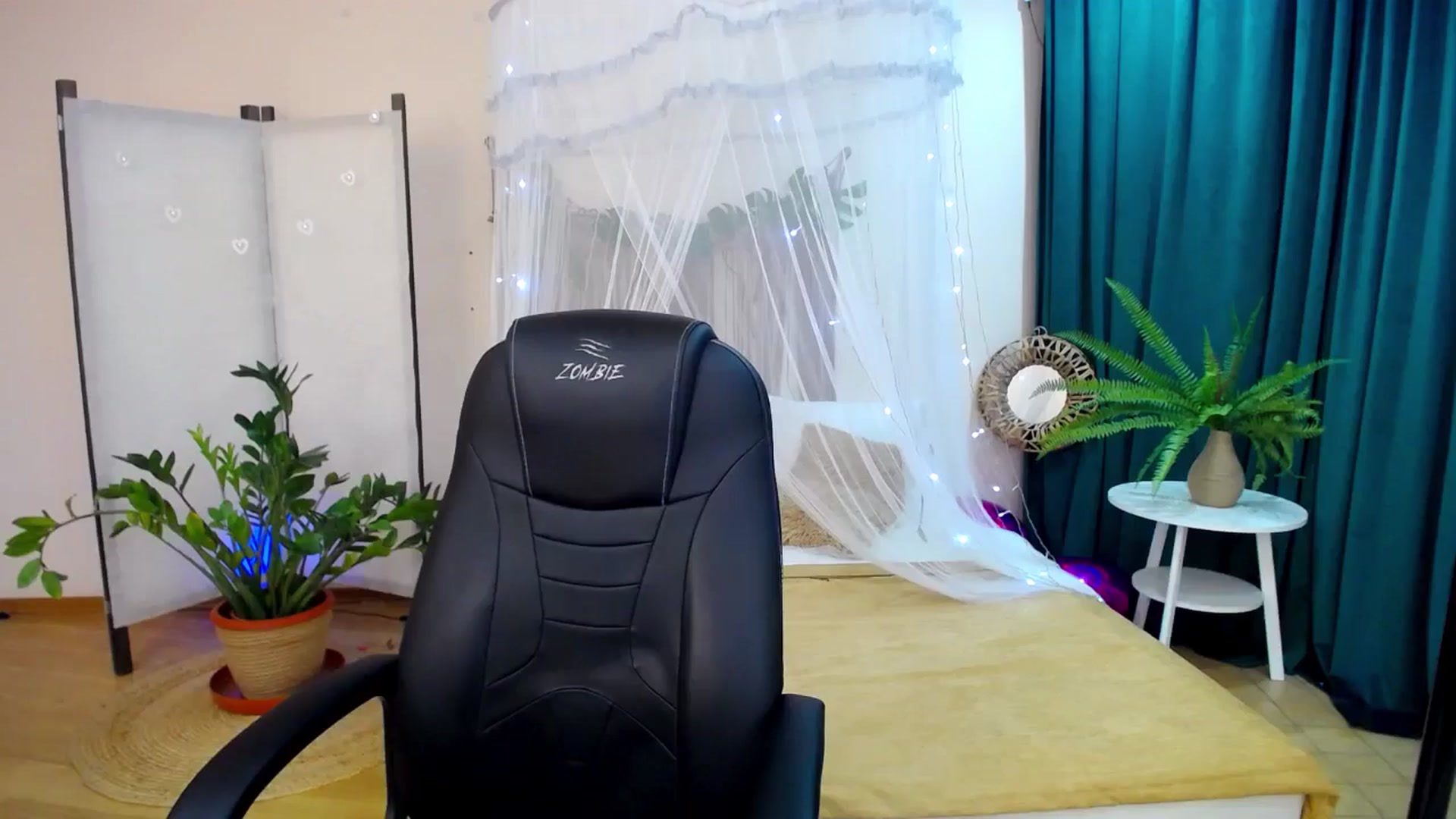 Gallery image thumbnail from AdmireMyEyes's myfreecams stream on, 03/07/2025, 21:31 image 16 of 20
