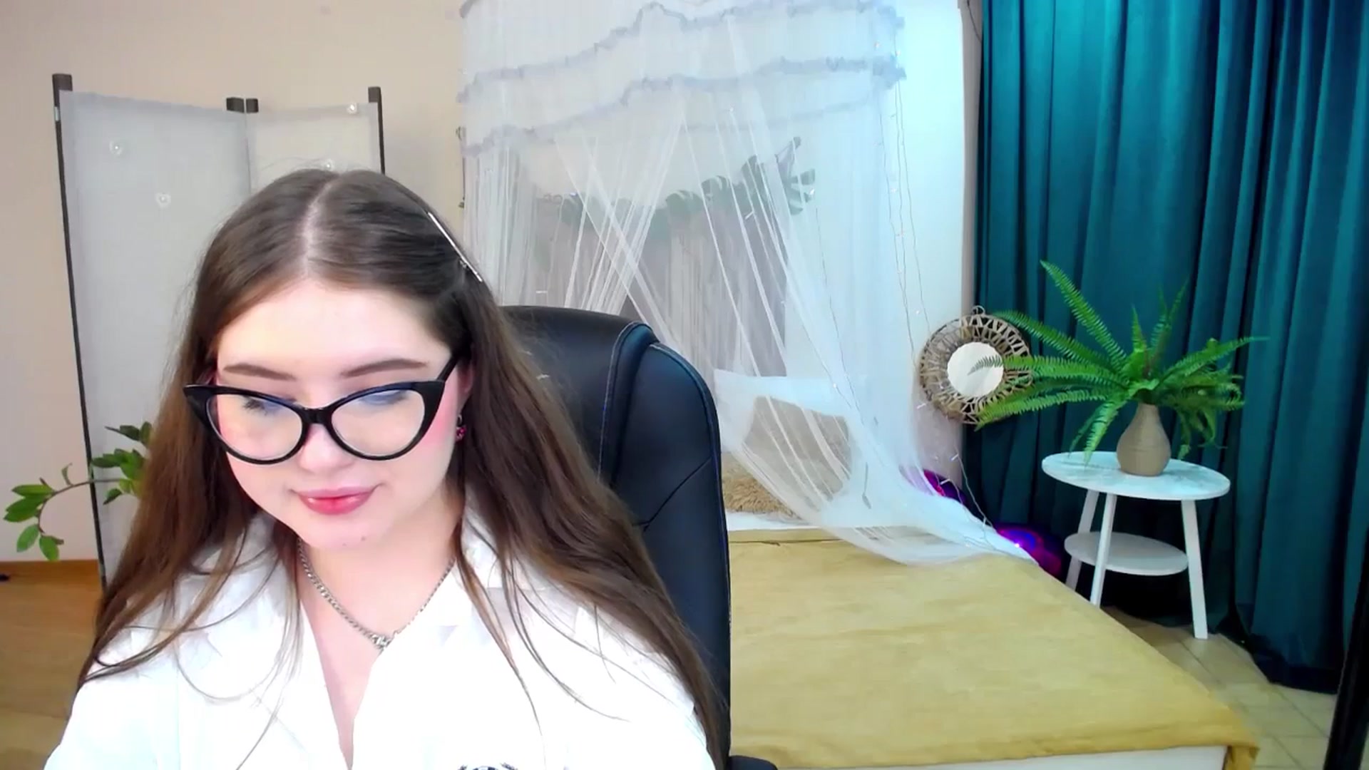 Gallery image thumbnail from AdmireMyEyes's myfreecams stream on, 03/07/2025, 21:31 image 5 of 20