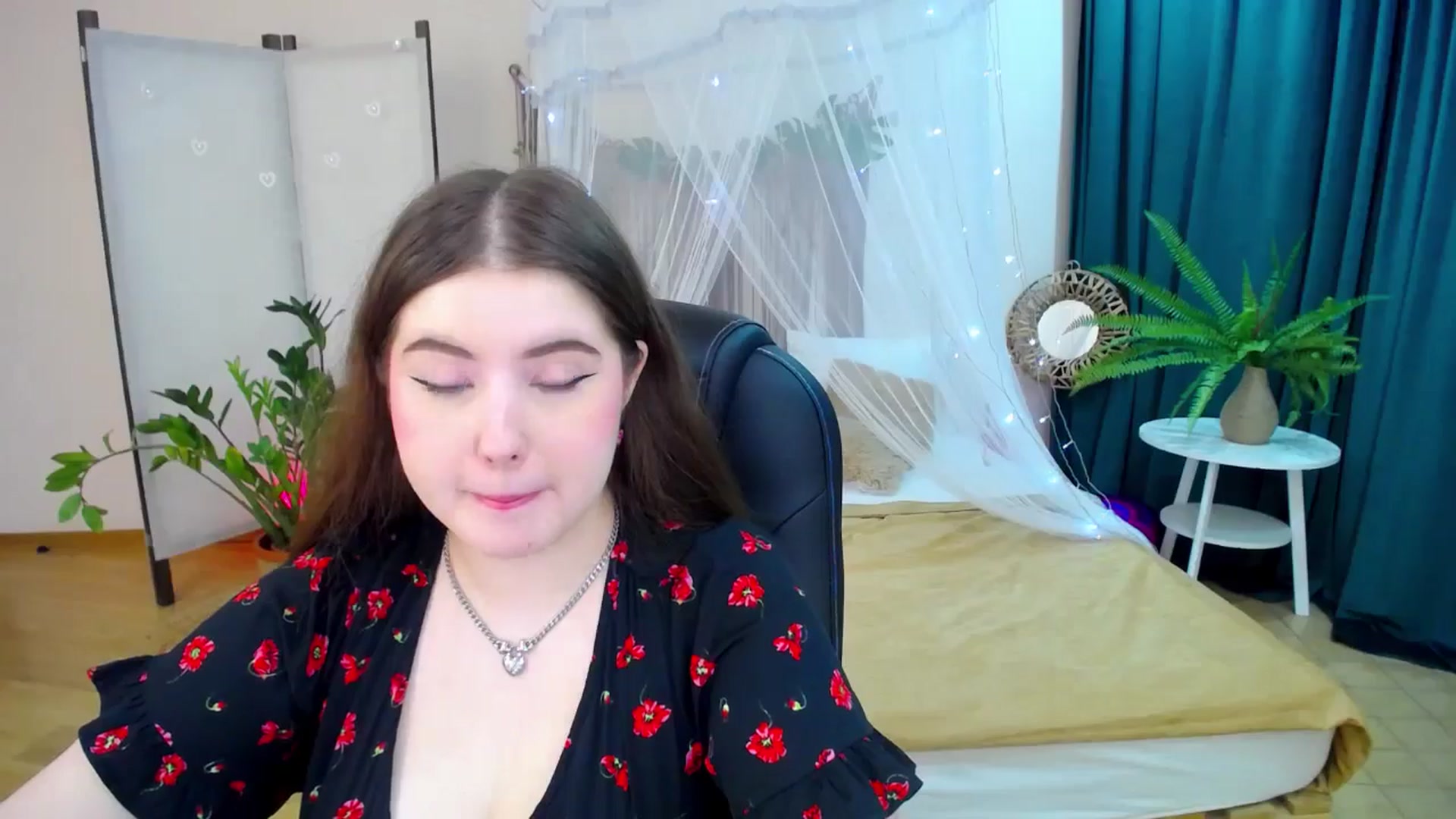 Gallery image thumbnail from AdmireMyEyes's myfreecams stream on, 03/08/2025, 18:44 image 5 of 20