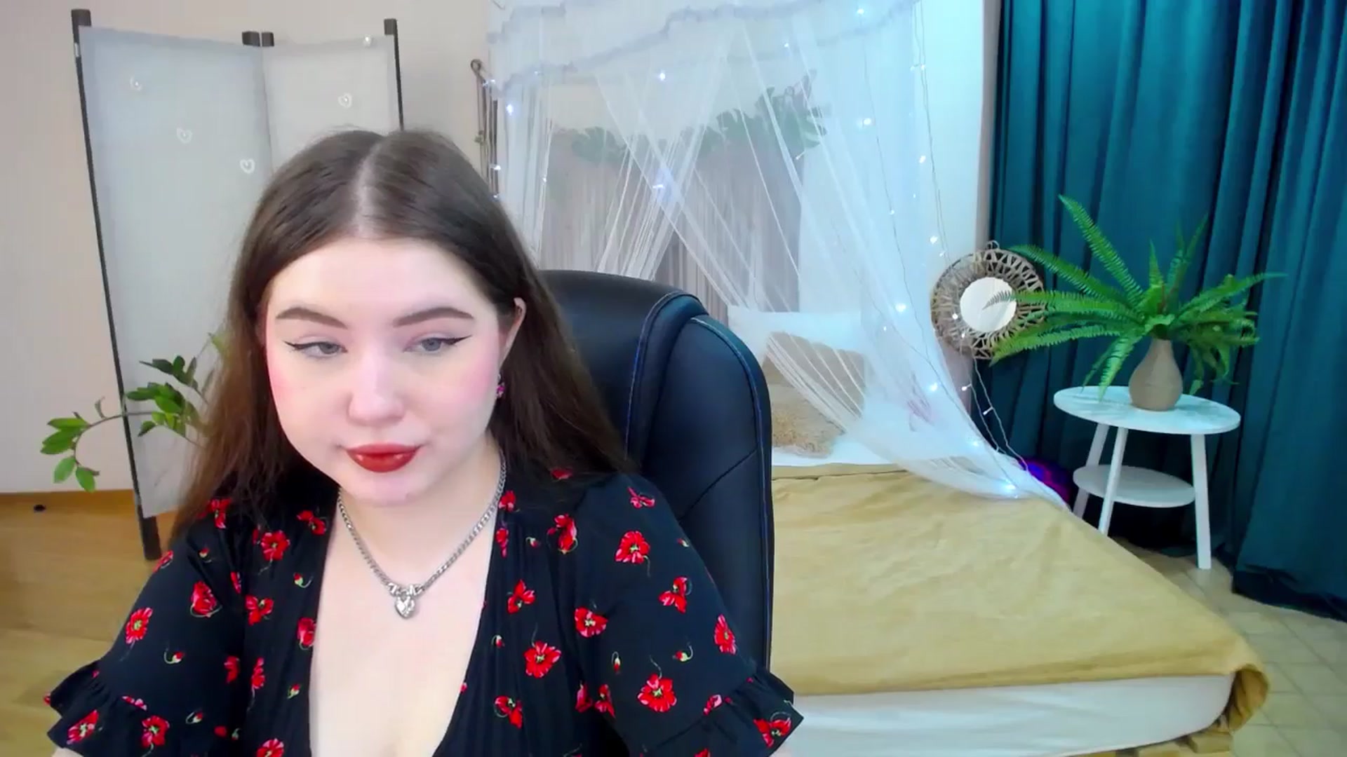 Gallery image thumbnail from AdmireMyEyes's myfreecams stream on, 03/08/2025, 18:44 image 8 of 20