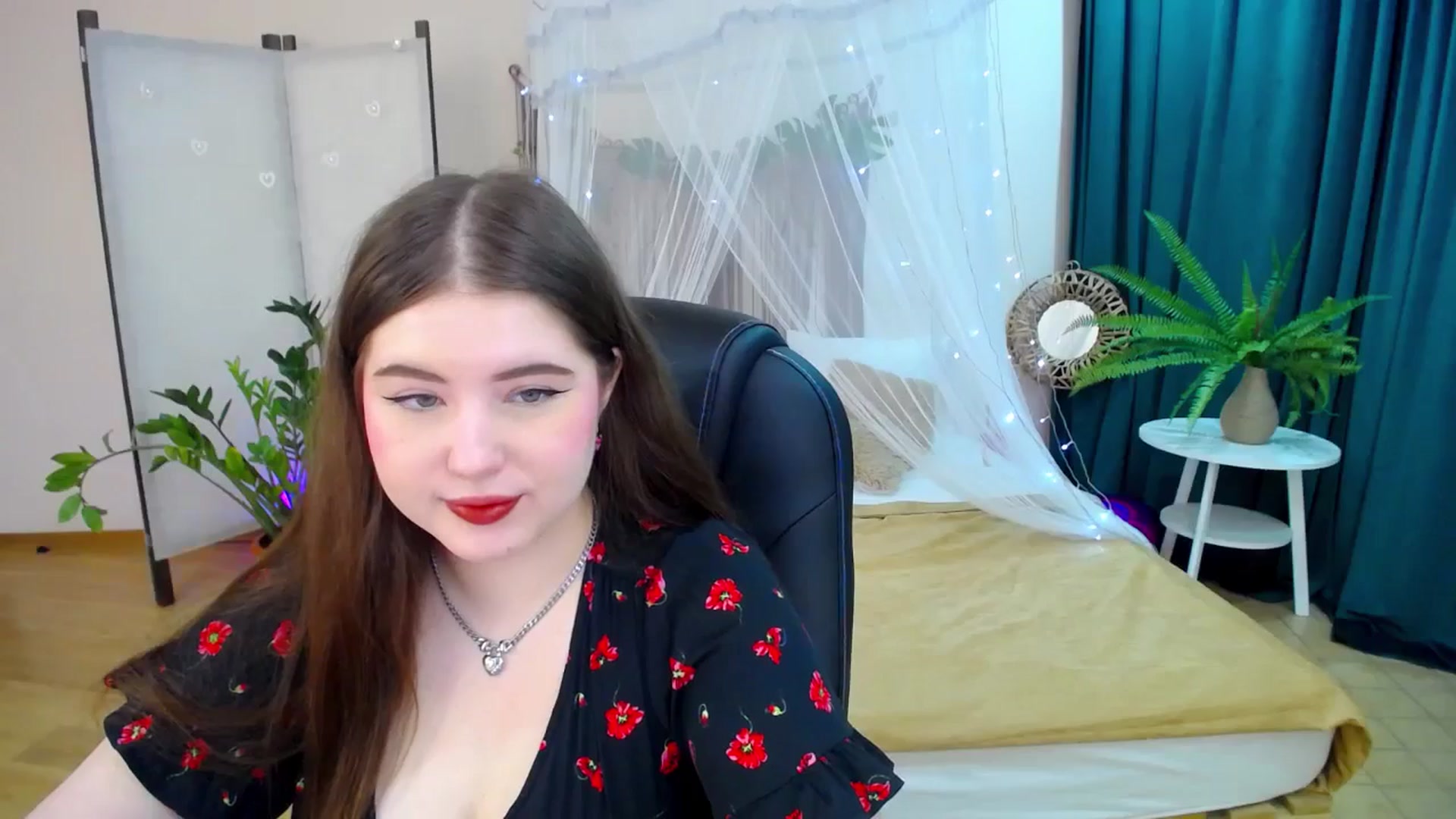 Gallery image thumbnail from AdmireMyEyes's myfreecams stream on, 03/08/2025, 18:44 image 15 of 20