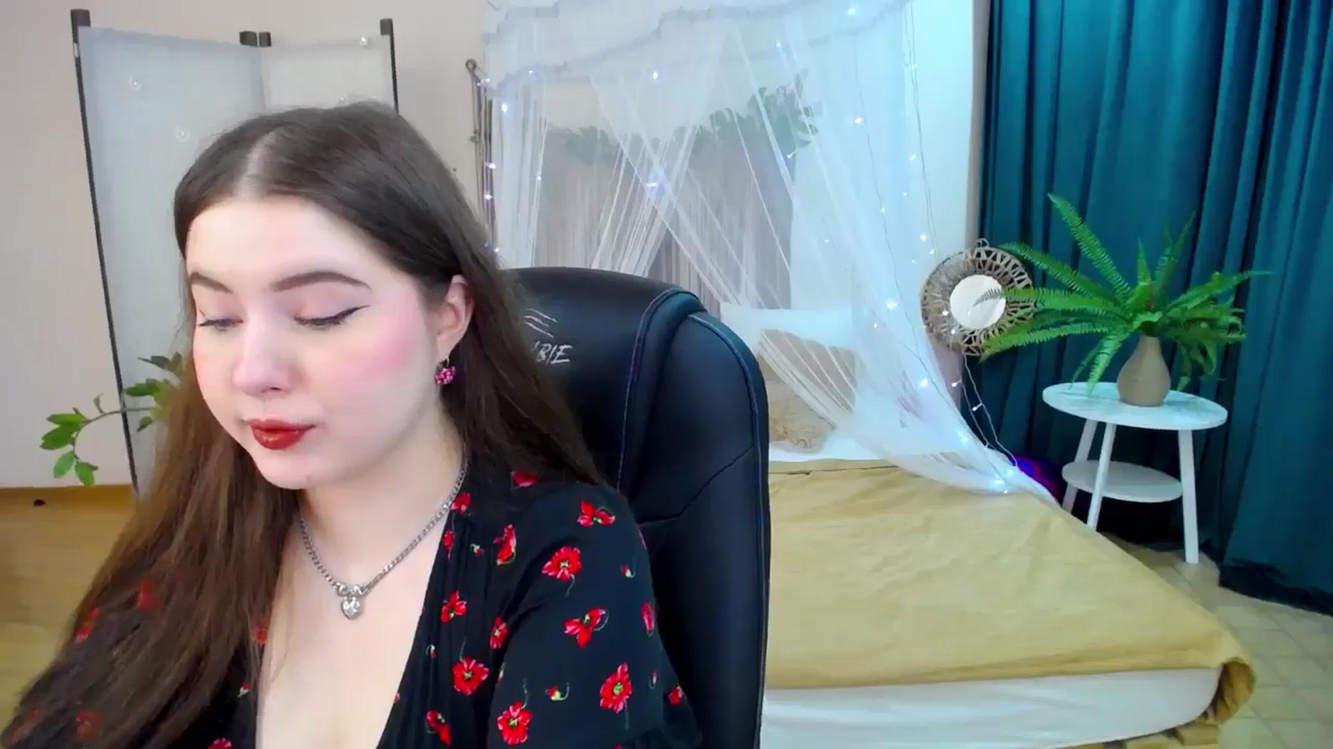 Gallery image thumbnail from AdmireMyEyes's myfreecams stream on, 03/08/2025, 18:44 image 11 of 20