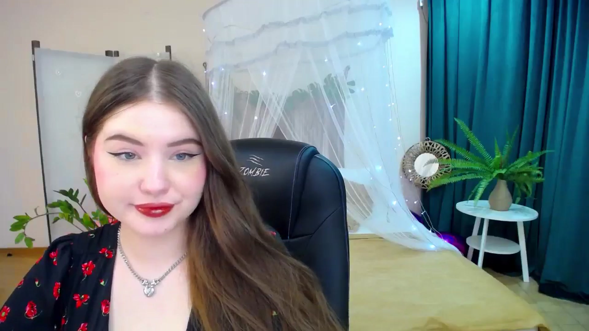 Gallery image thumbnail from AdmireMyEyes's myfreecams stream on, 03/08/2025, 20:47 image 15 of 20
