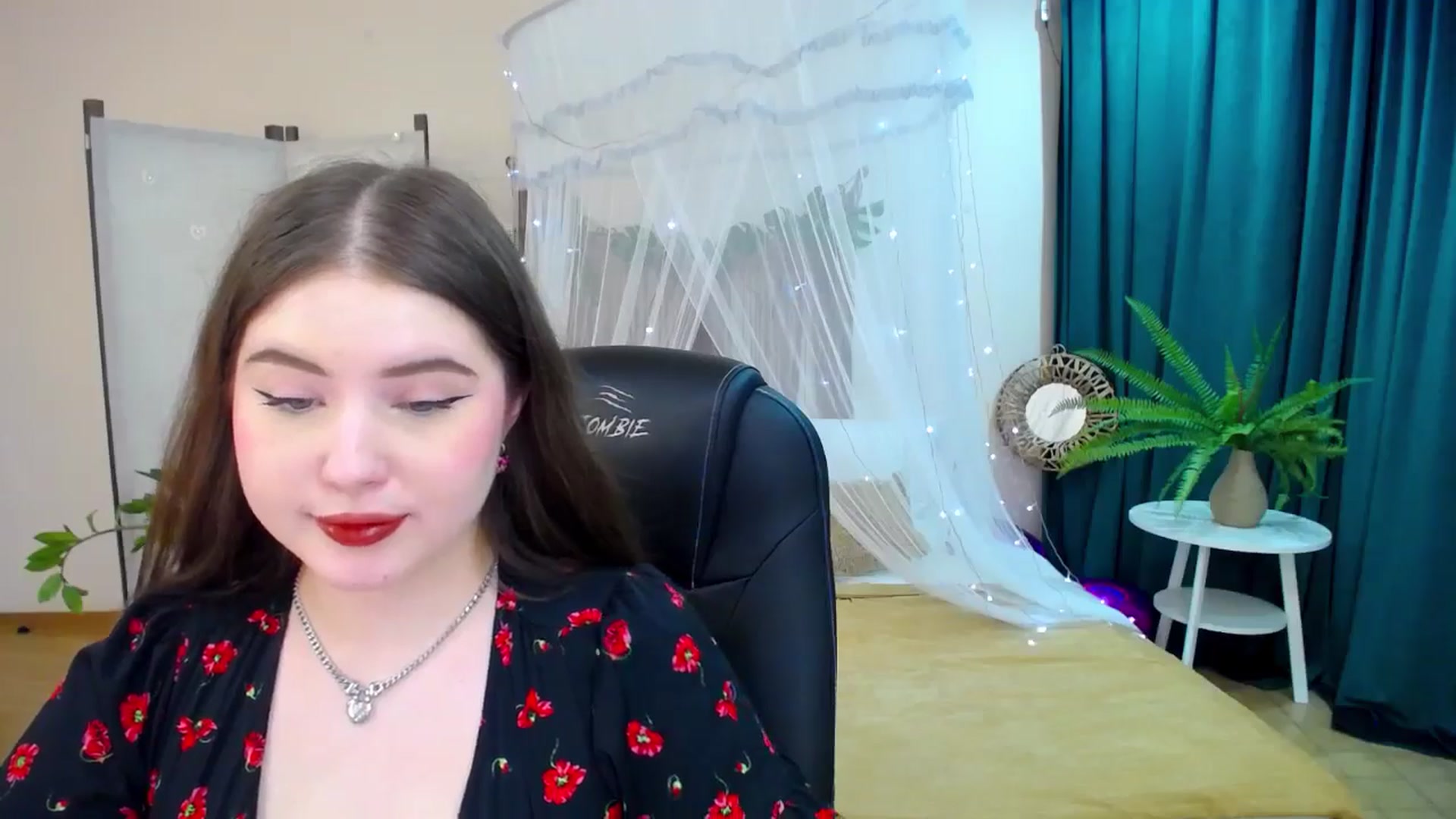 Gallery image thumbnail from AdmireMyEyes's myfreecams stream on, 03/08/2025, 23:39 image 15 of 20