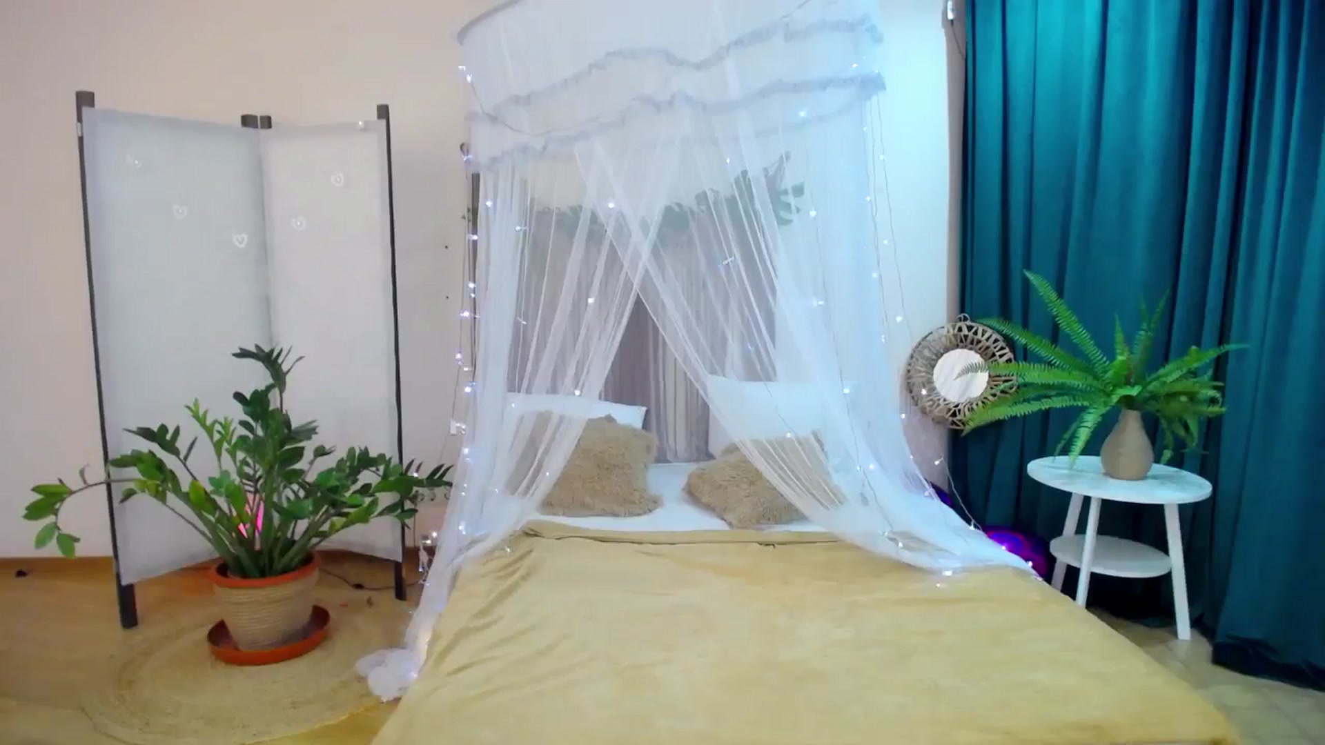 Gallery image thumbnail from AdmireMyEyes's myfreecams stream on, 03/08/2025, 23:39 image 14 of 20
