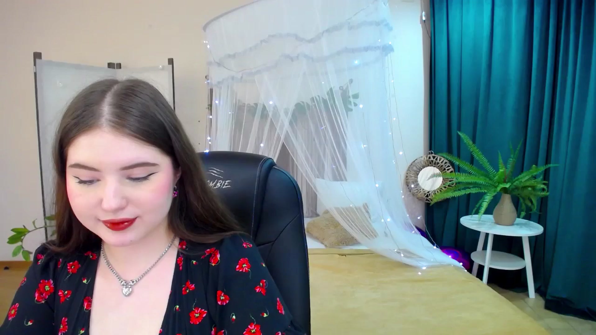 Gallery image thumbnail from AdmireMyEyes's myfreecams stream on, 03/08/2025, 23:39 image 3 of 20