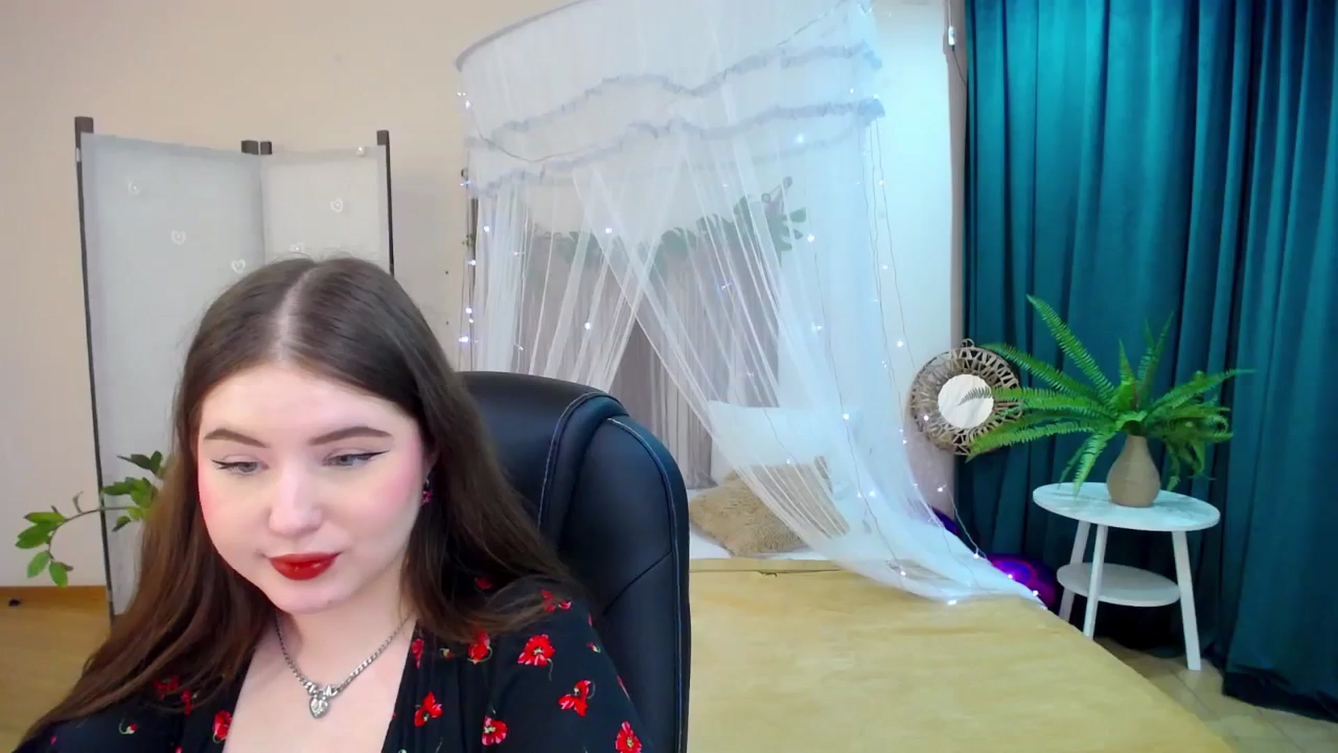 Gallery image thumbnail from AdmireMyEyes's myfreecams stream on, 03/08/2025, 23:39 image 6 of 20