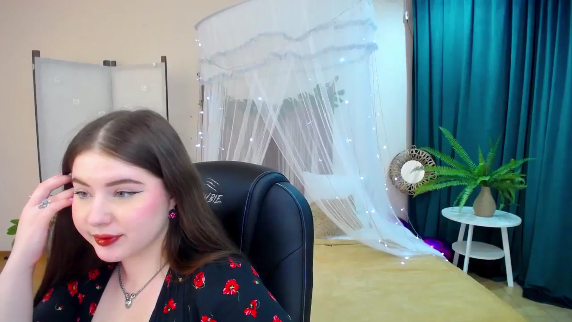 Gallery image thumbnail from AdmireMyEyes's myfreecams stream on, 03/08/2025, 23:39 image 5 of 20