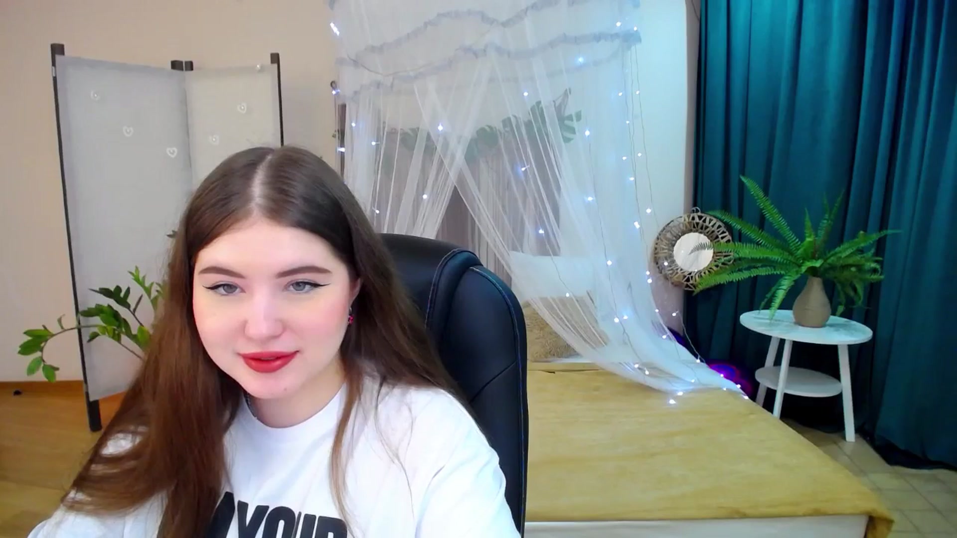 Gallery image thumbnail from AdmireMyEyes's myfreecams stream on, 03/09/2025, 19:00 image 11 of 20