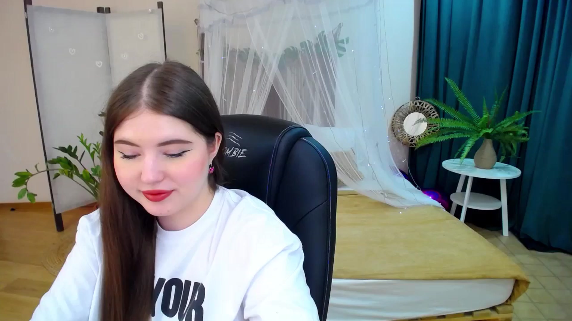 Gallery image thumbnail from AdmireMyEyes's myfreecams stream on, 03/09/2025, 19:46 image 15 of 20