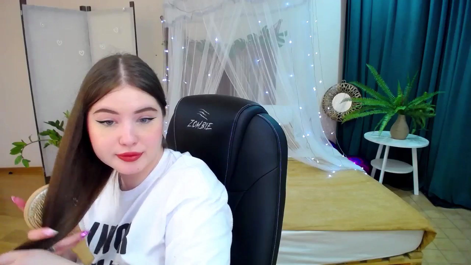 Gallery image thumbnail from AdmireMyEyes's myfreecams stream on, 03/09/2025, 19:46 image 10 of 20