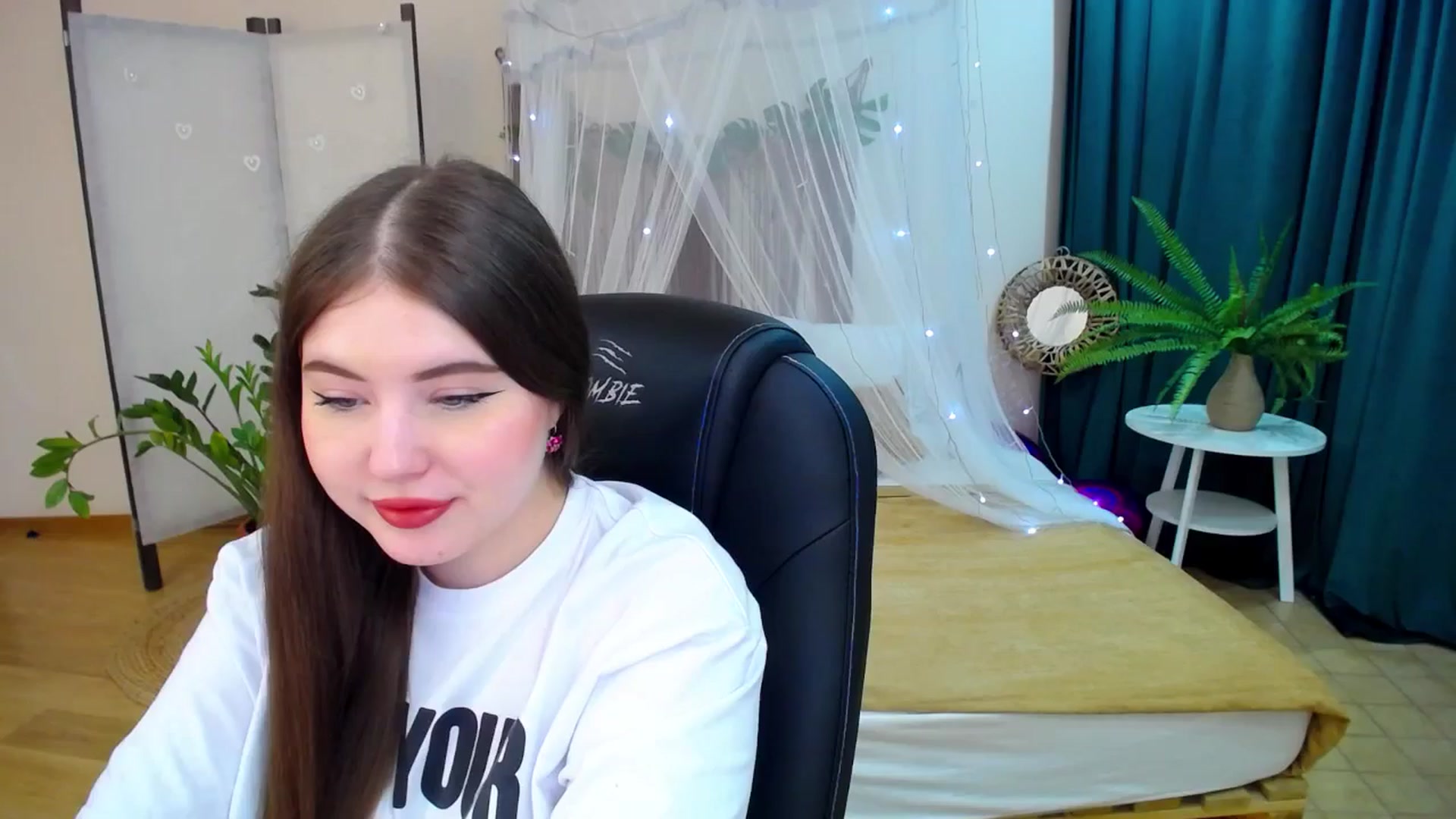 Gallery image thumbnail from AdmireMyEyes's myfreecams stream on, 03/09/2025, 19:46 image 12 of 20