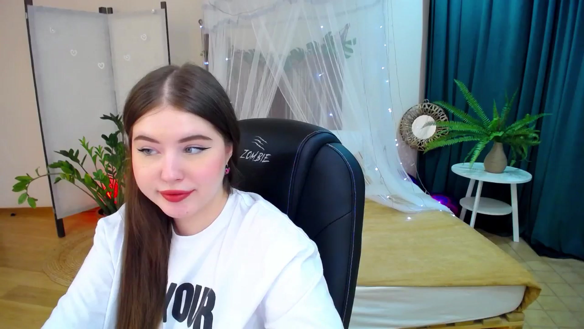 Gallery image thumbnail from AdmireMyEyes's myfreecams stream on, 03/09/2025, 19:46 image 20 of 20