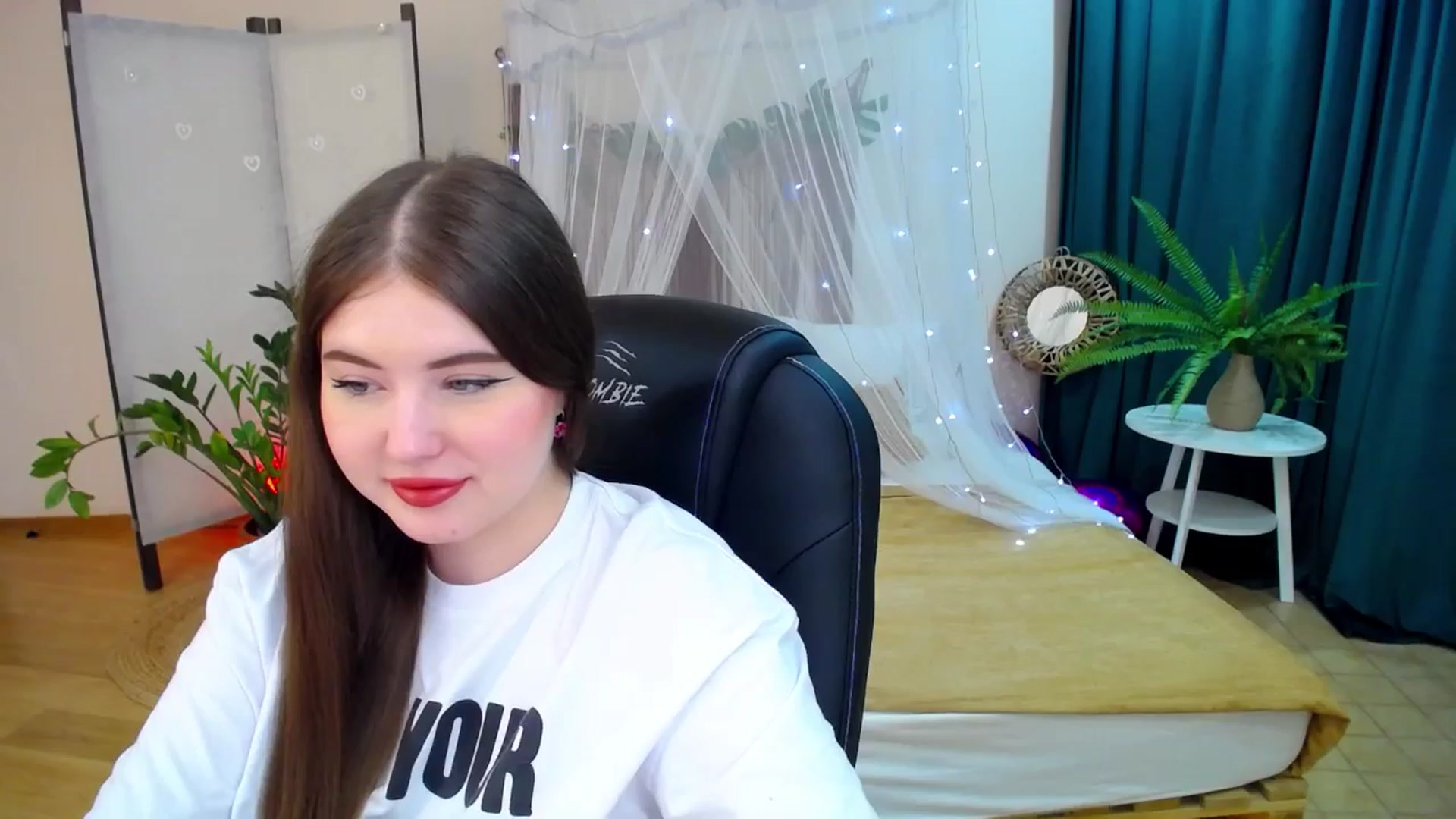 Gallery image thumbnail from AdmireMyEyes's myfreecams stream on, 03/09/2025, 19:46 image 11 of 20