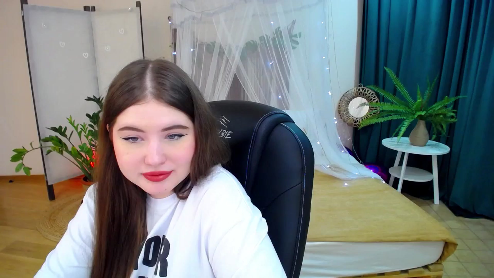 Gallery image thumbnail from AdmireMyEyes's myfreecams stream on, 03/09/2025, 19:46 image 1 of 20