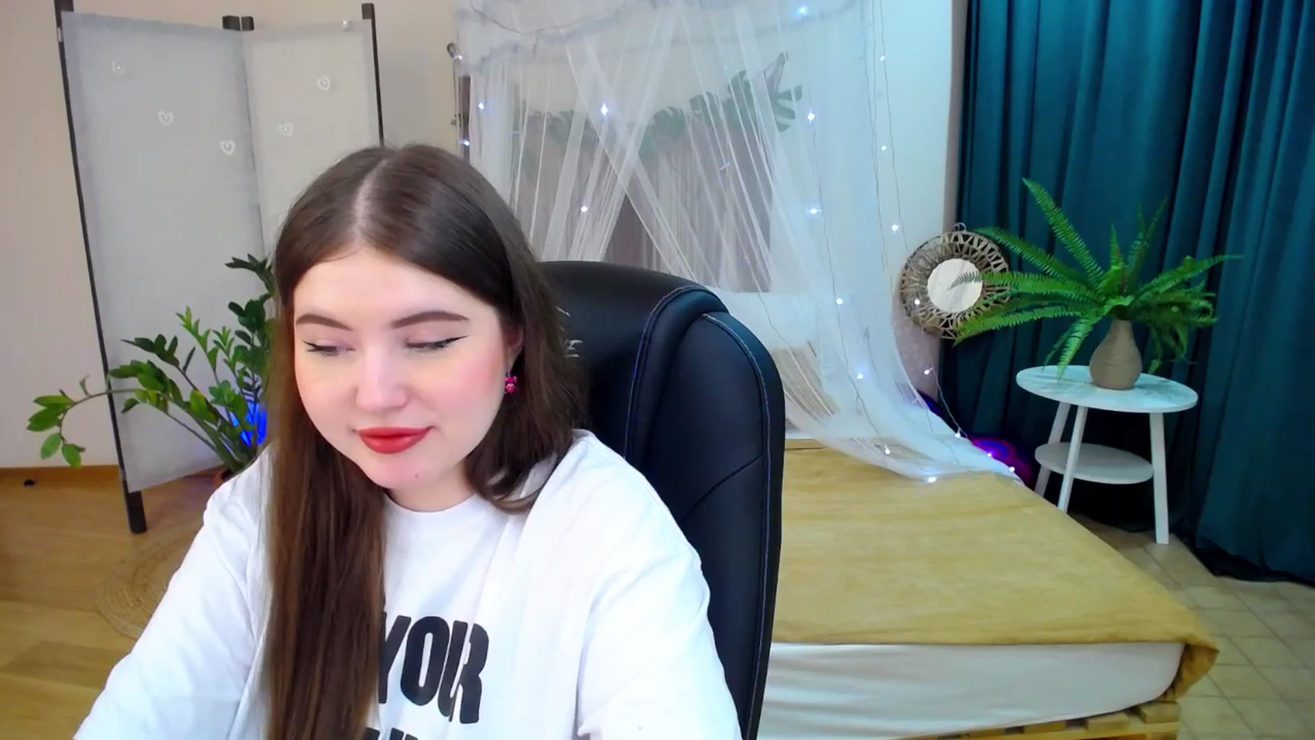 Gallery image thumbnail from AdmireMyEyes's myfreecams stream on, 03/09/2025, 19:46 image 5 of 20