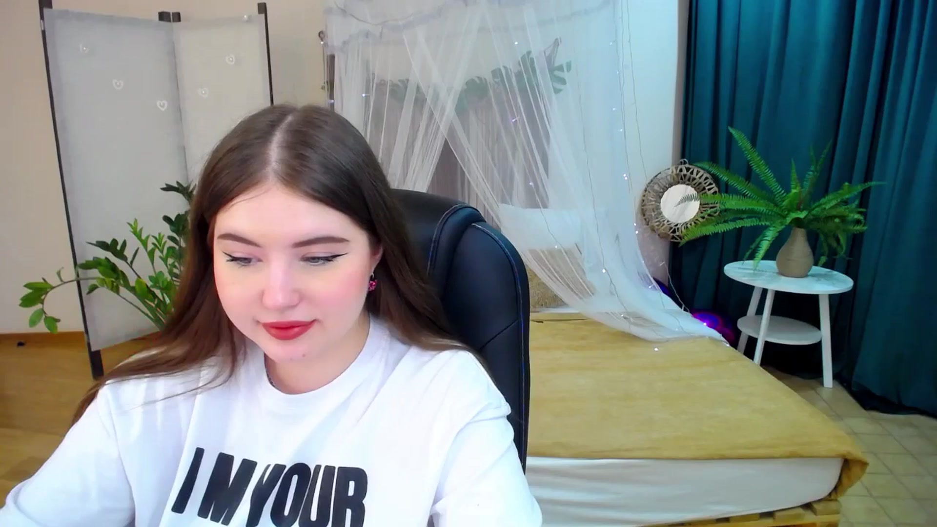 Gallery image thumbnail from AdmireMyEyes's myfreecams stream on, 03/09/2025, 20:15 image 4 of 20