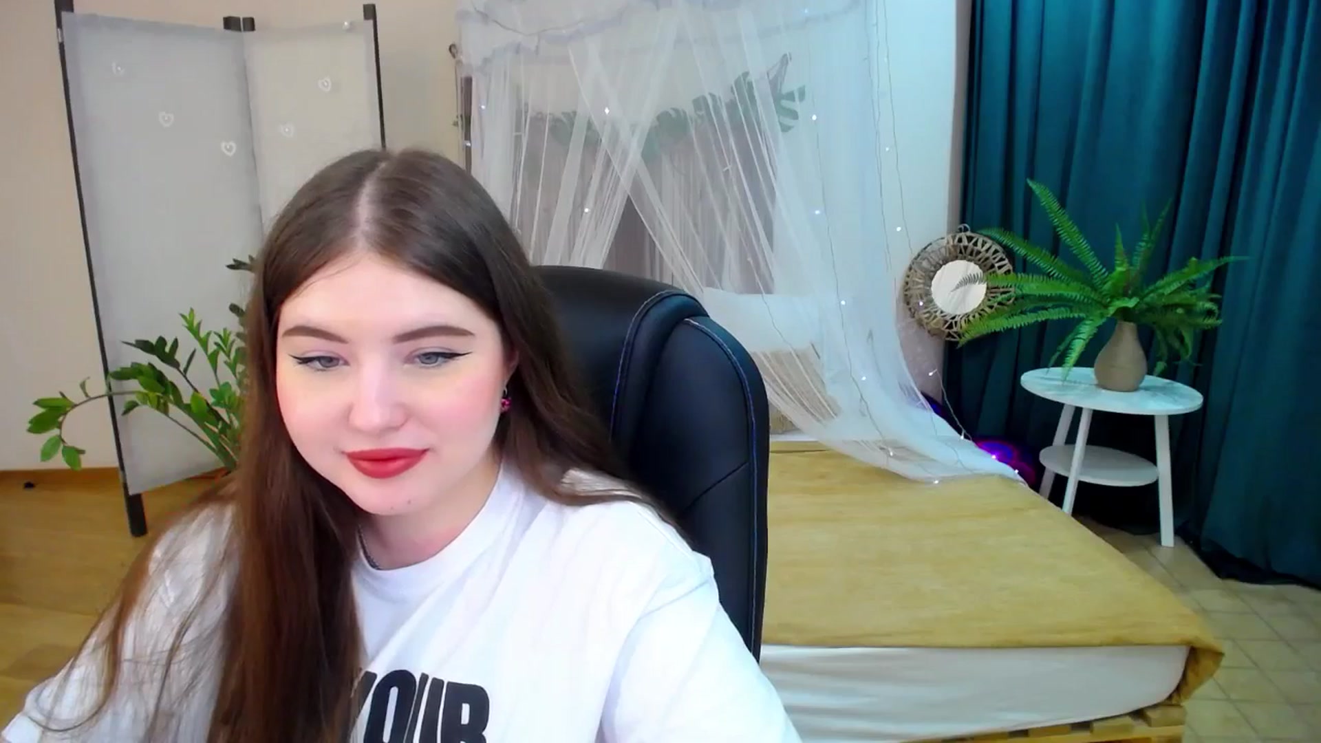 Gallery image thumbnail from AdmireMyEyes's myfreecams stream on, 03/09/2025, 20:15 image 12 of 20