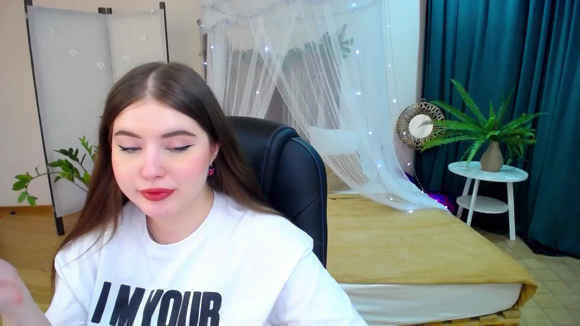 Gallery image thumbnail from AdmireMyEyes's myfreecams stream on, 03/09/2025, 20:15 image 3 of 20