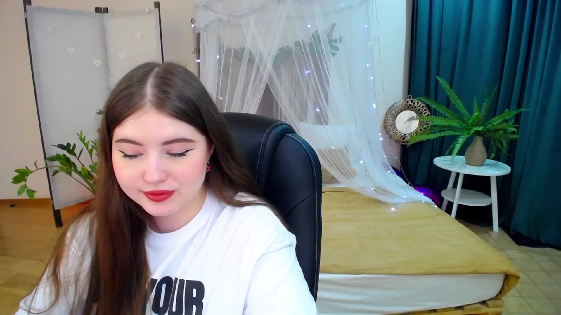 Gallery image thumbnail from AdmireMyEyes's myfreecams stream on, 03/09/2025, 20:15 image 10 of 20