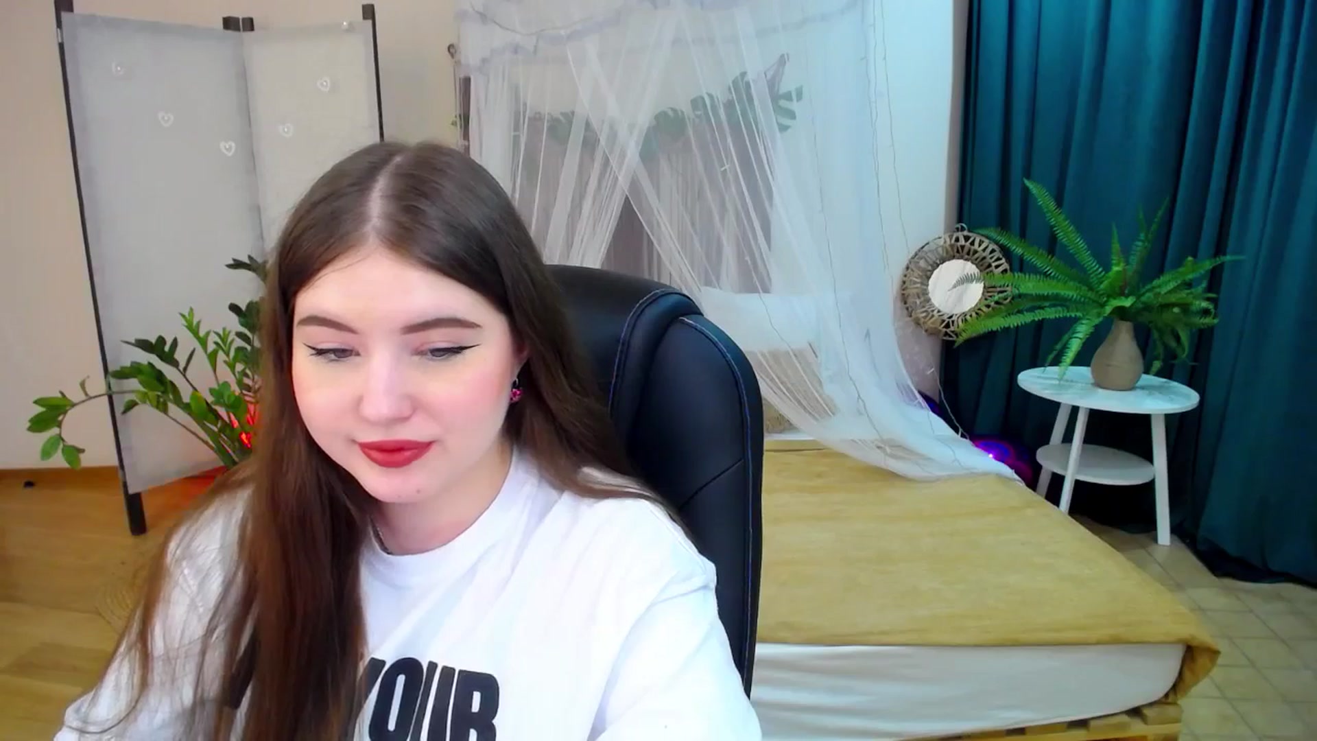 Gallery image thumbnail from AdmireMyEyes's myfreecams stream on, 03/09/2025, 20:15 image 14 of 20