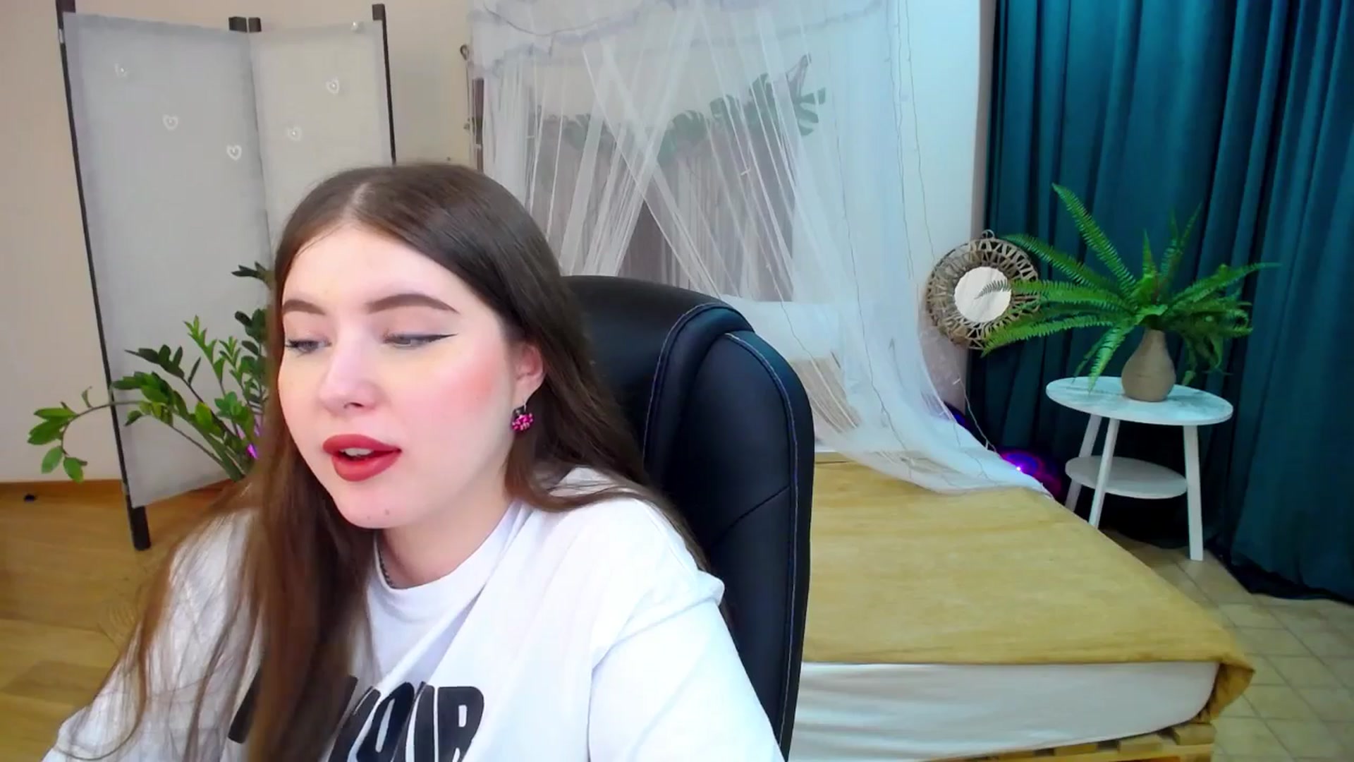 Gallery image thumbnail from AdmireMyEyes's myfreecams stream on, 03/09/2025, 20:15 image 15 of 20