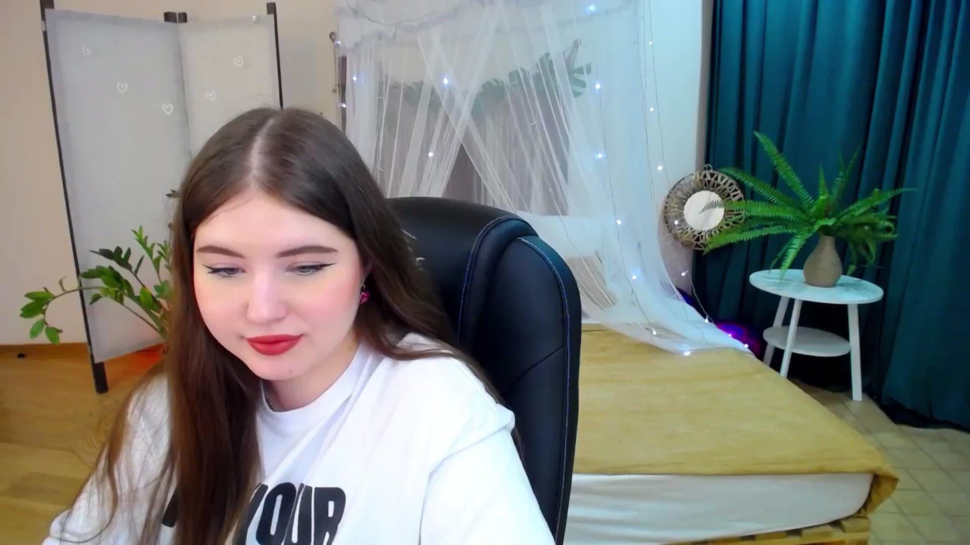 Gallery image thumbnail from AdmireMyEyes's myfreecams stream on, 03/09/2025, 20:15 image 16 of 20