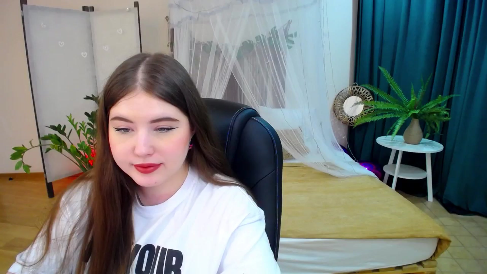Gallery image thumbnail from AdmireMyEyes's myfreecams stream on, 03/09/2025, 20:15 image 13 of 20