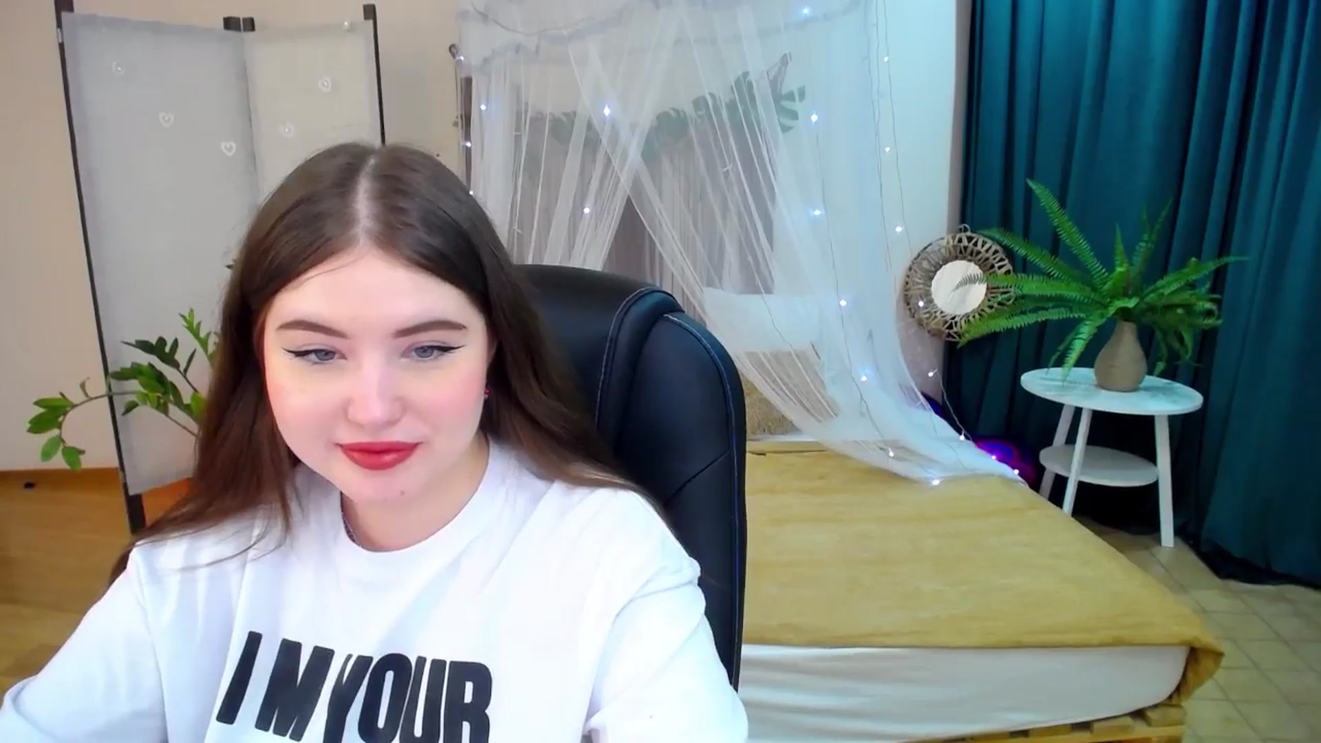 Gallery image thumbnail from AdmireMyEyes's myfreecams stream on, 03/09/2025, 20:15 image 5 of 20